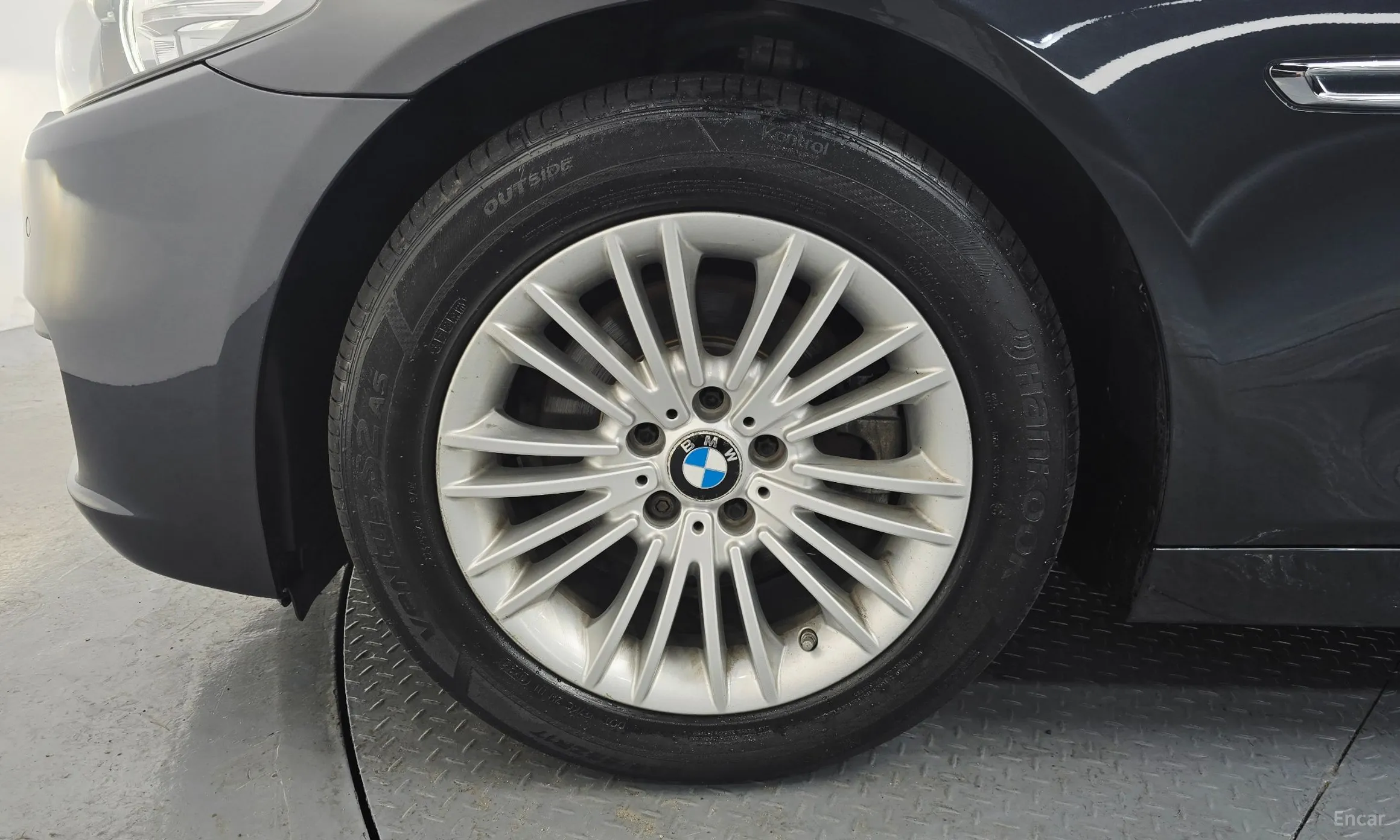 BMW 5 Series (F10) превью 5