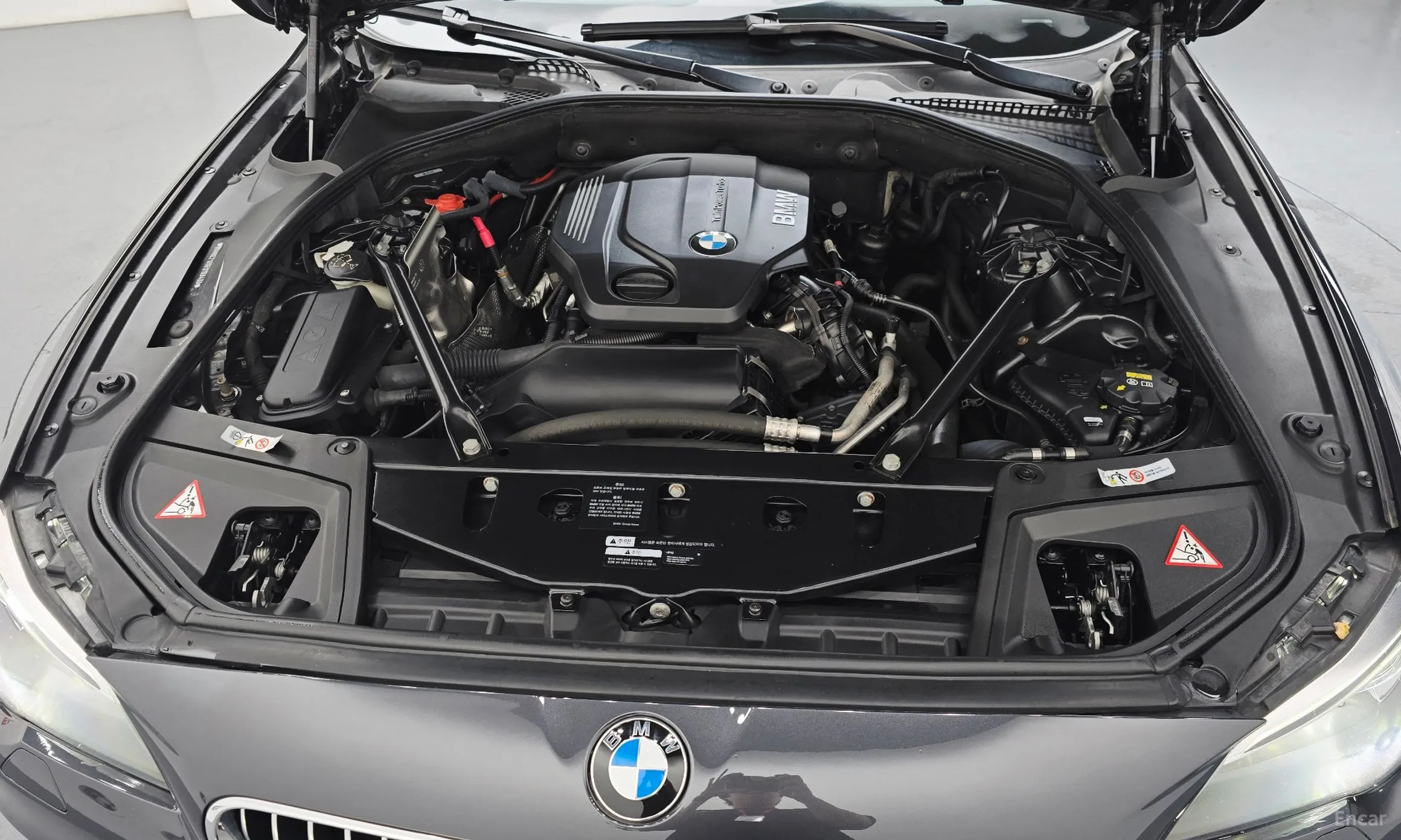 BMW 5 Series (F10) превью 6