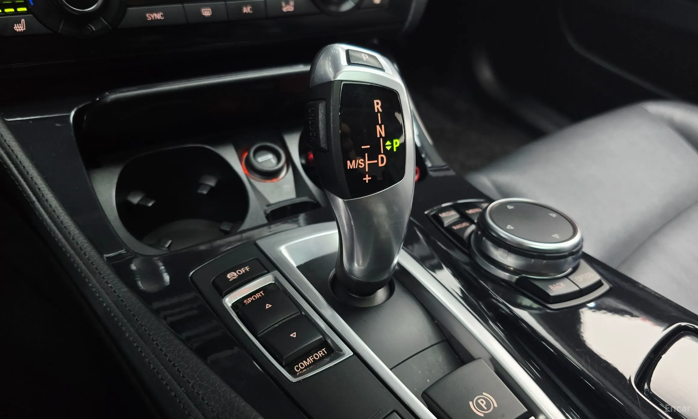 BMW 5 Series (F10) превью 9