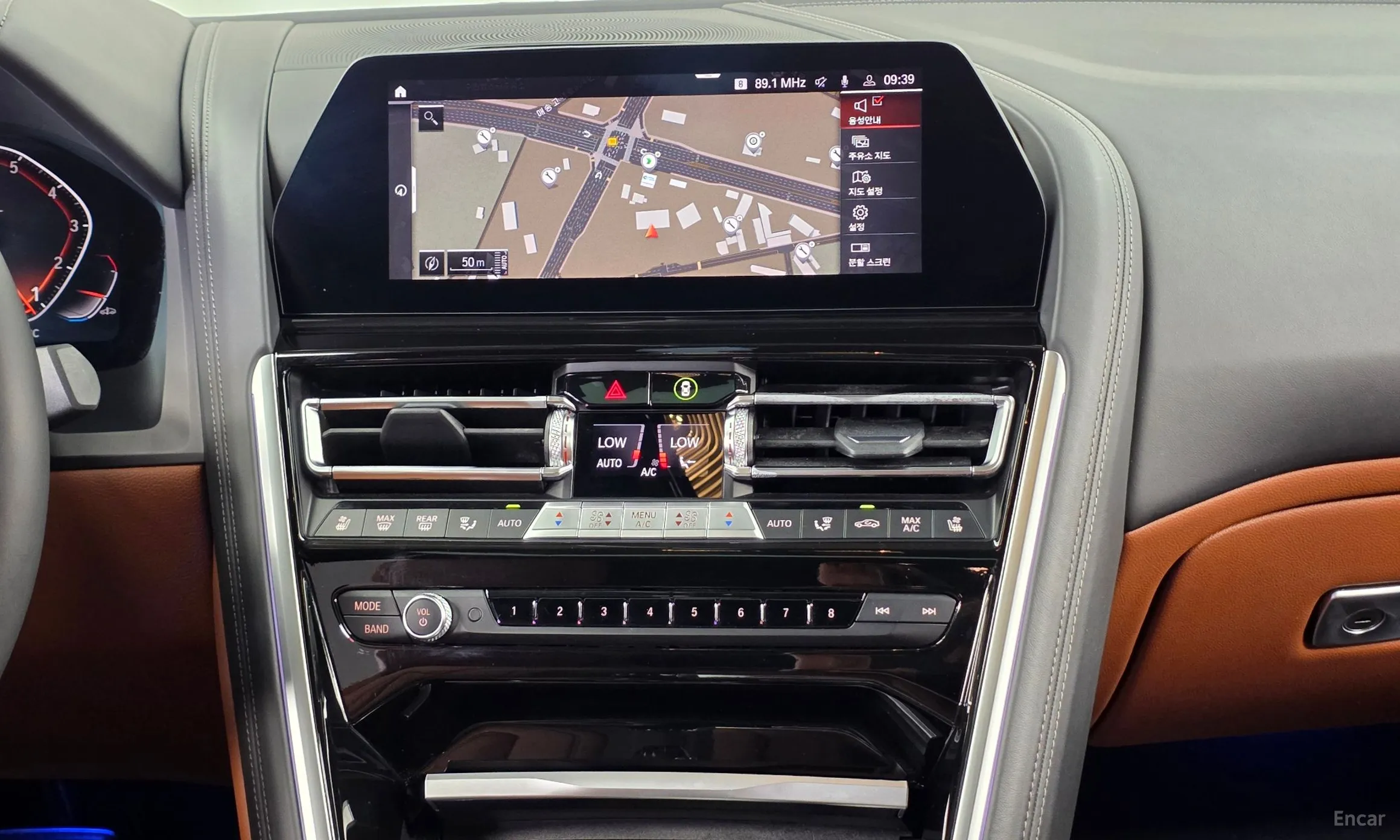 BMW 8-series (G15) превью 14