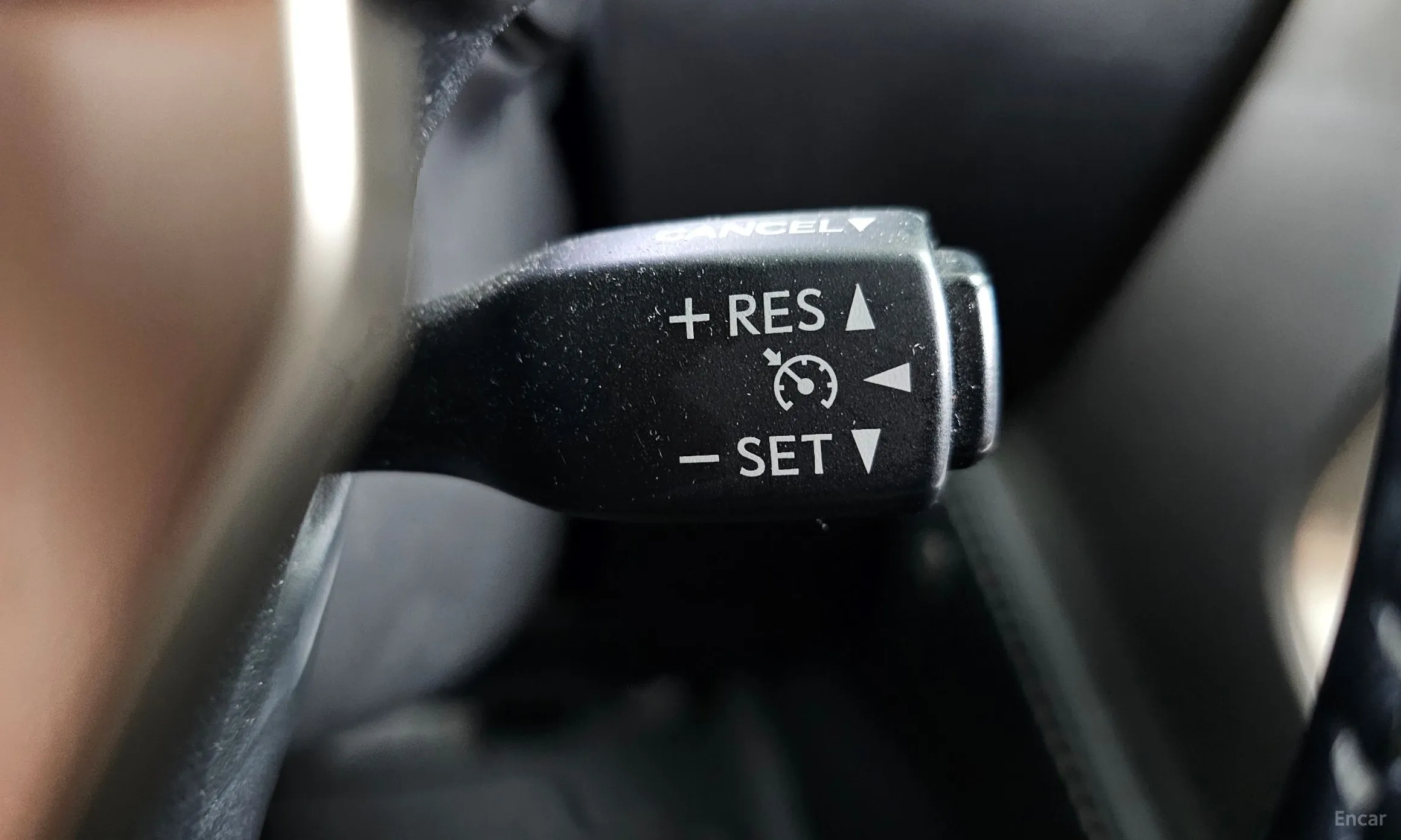 Lexus NX300h превью 14