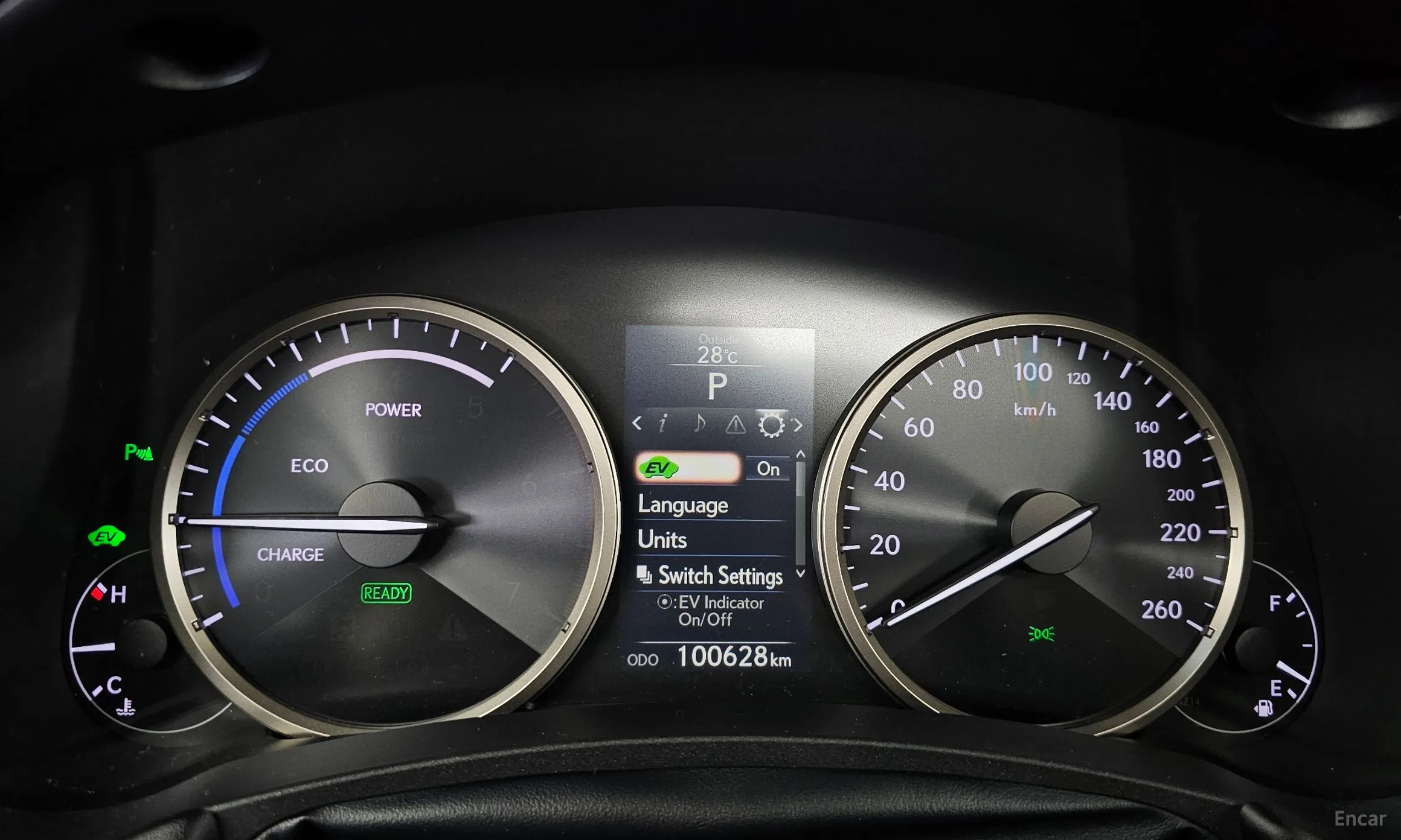 Lexus NX300h превью 8