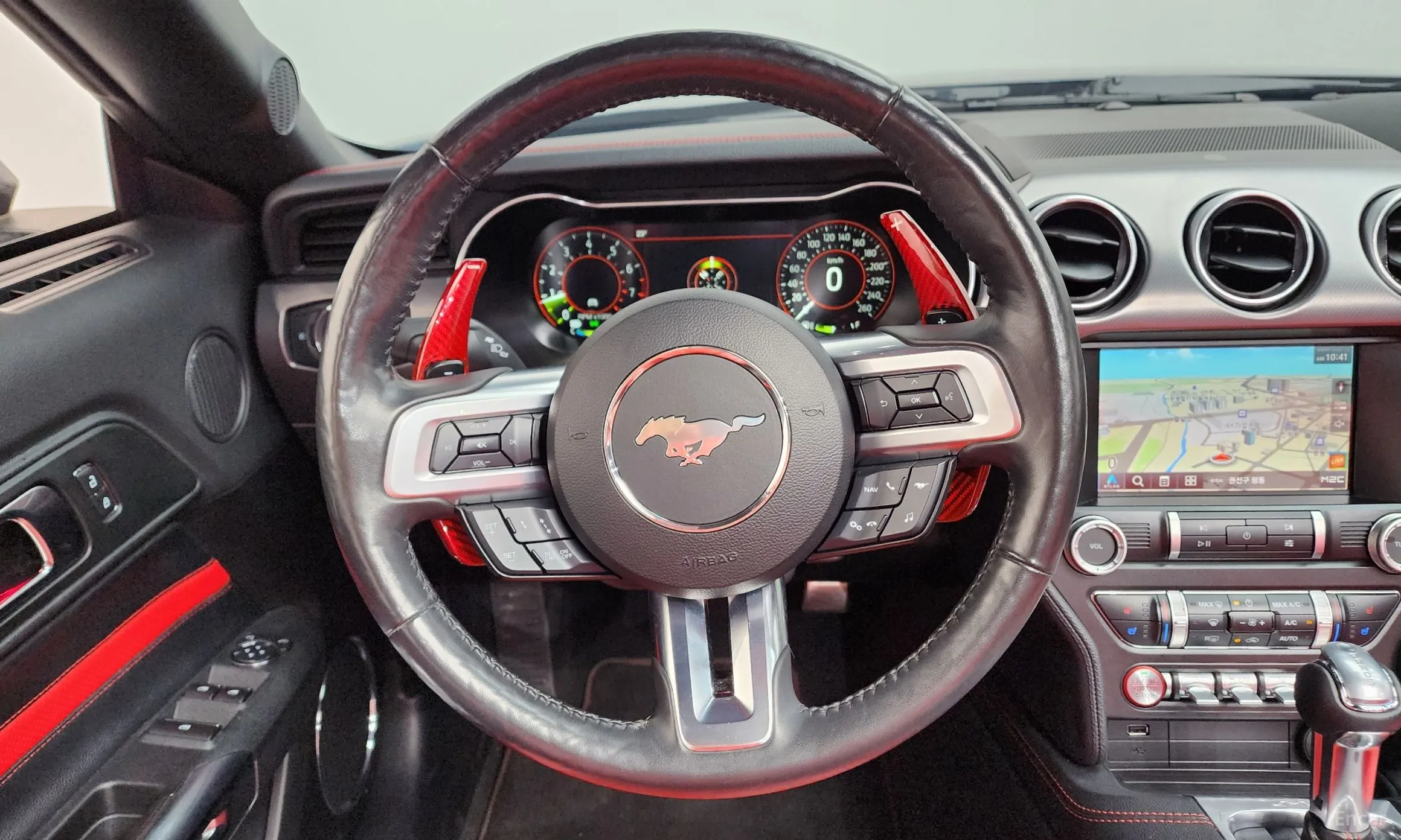 Ford Mustang превью 12