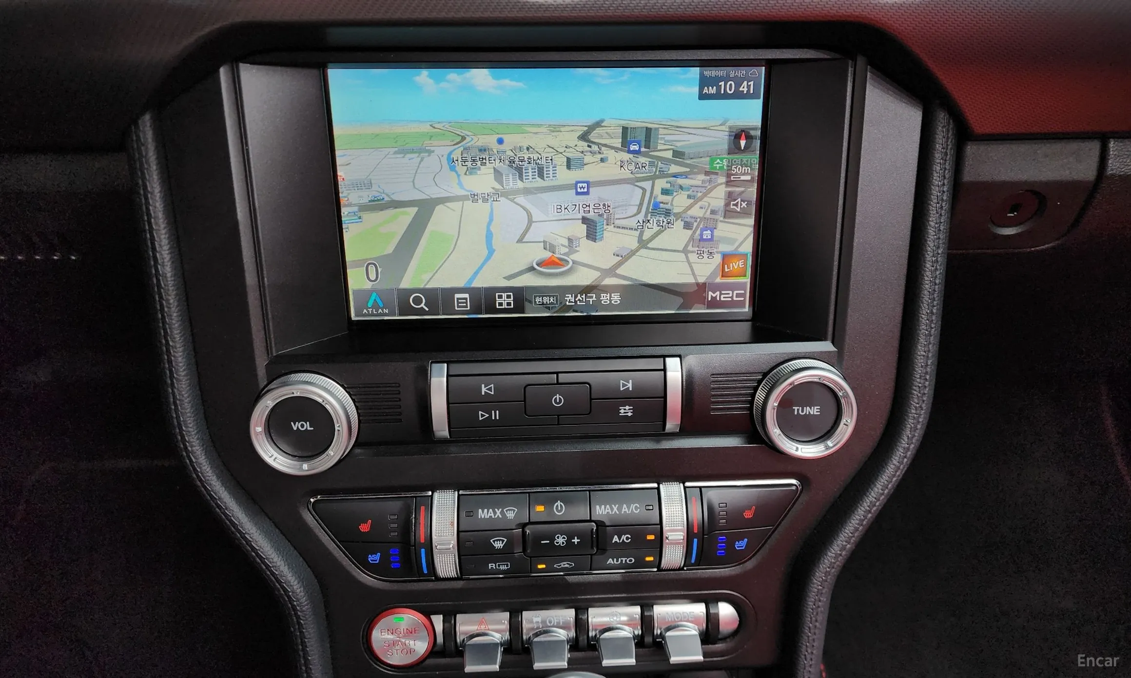 Ford Mustang превью 13