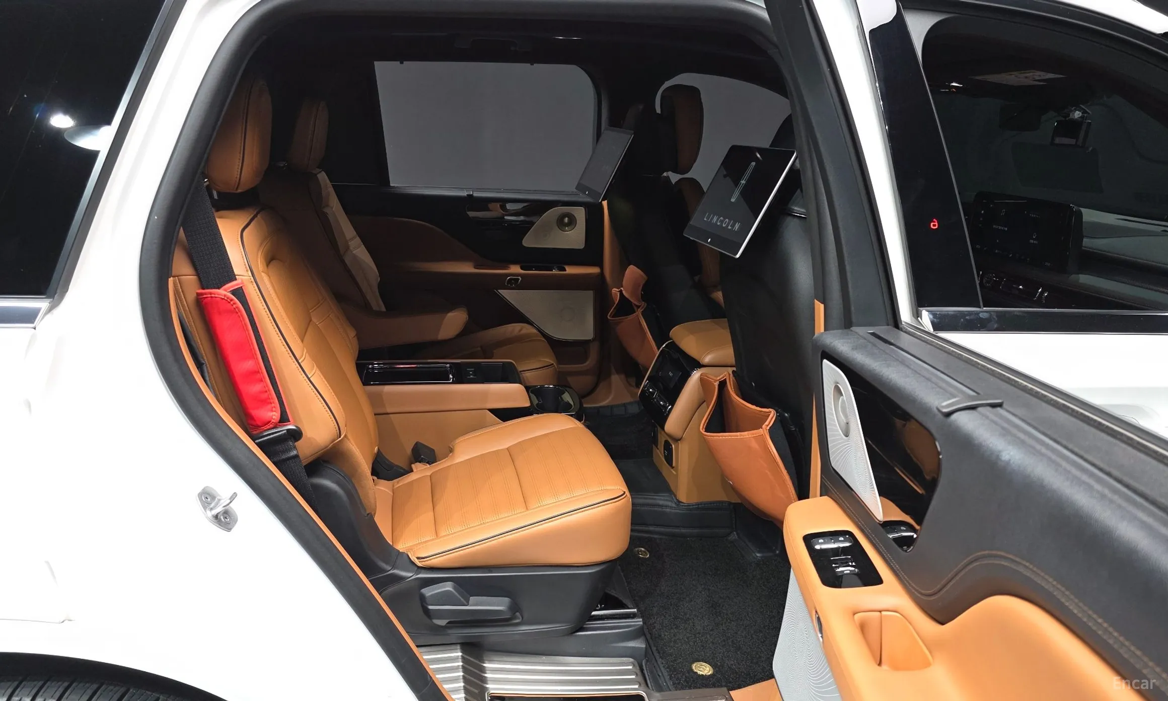 Lincoln Aviator 2nd Generation превью 12