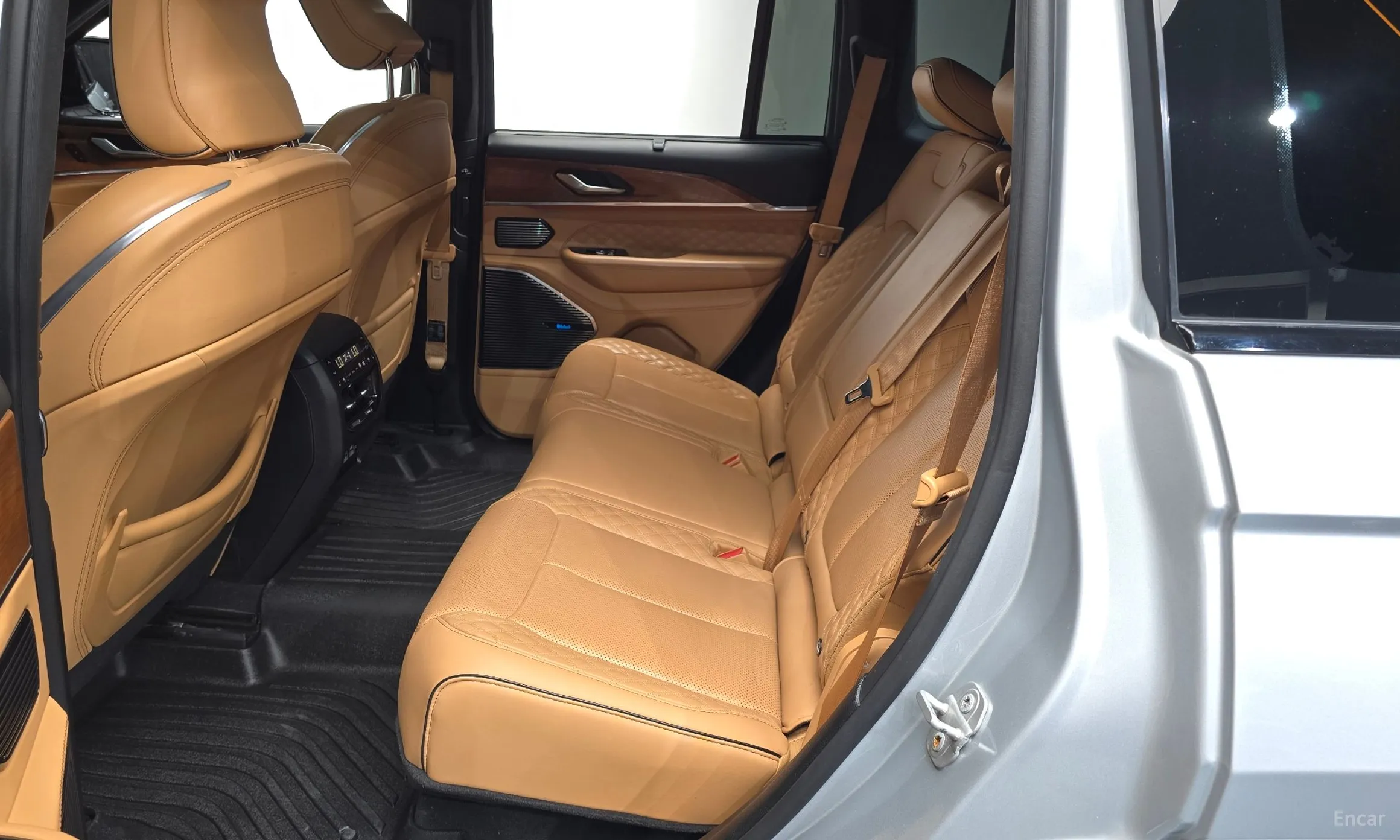 Jeep Grand Cherokee (WL) превью 11