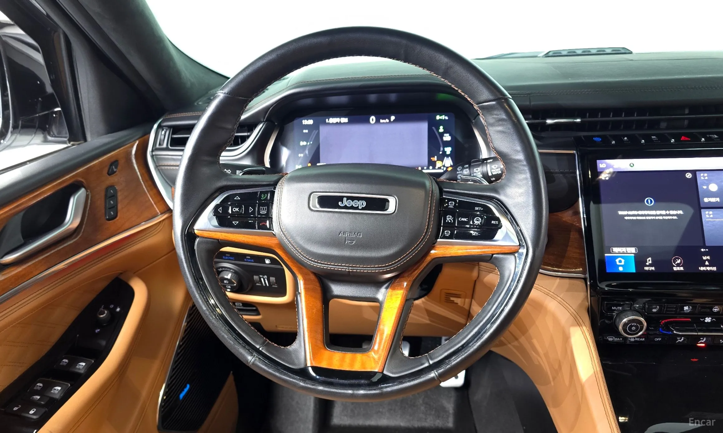 Jeep Grand Cherokee (WL) превью 13