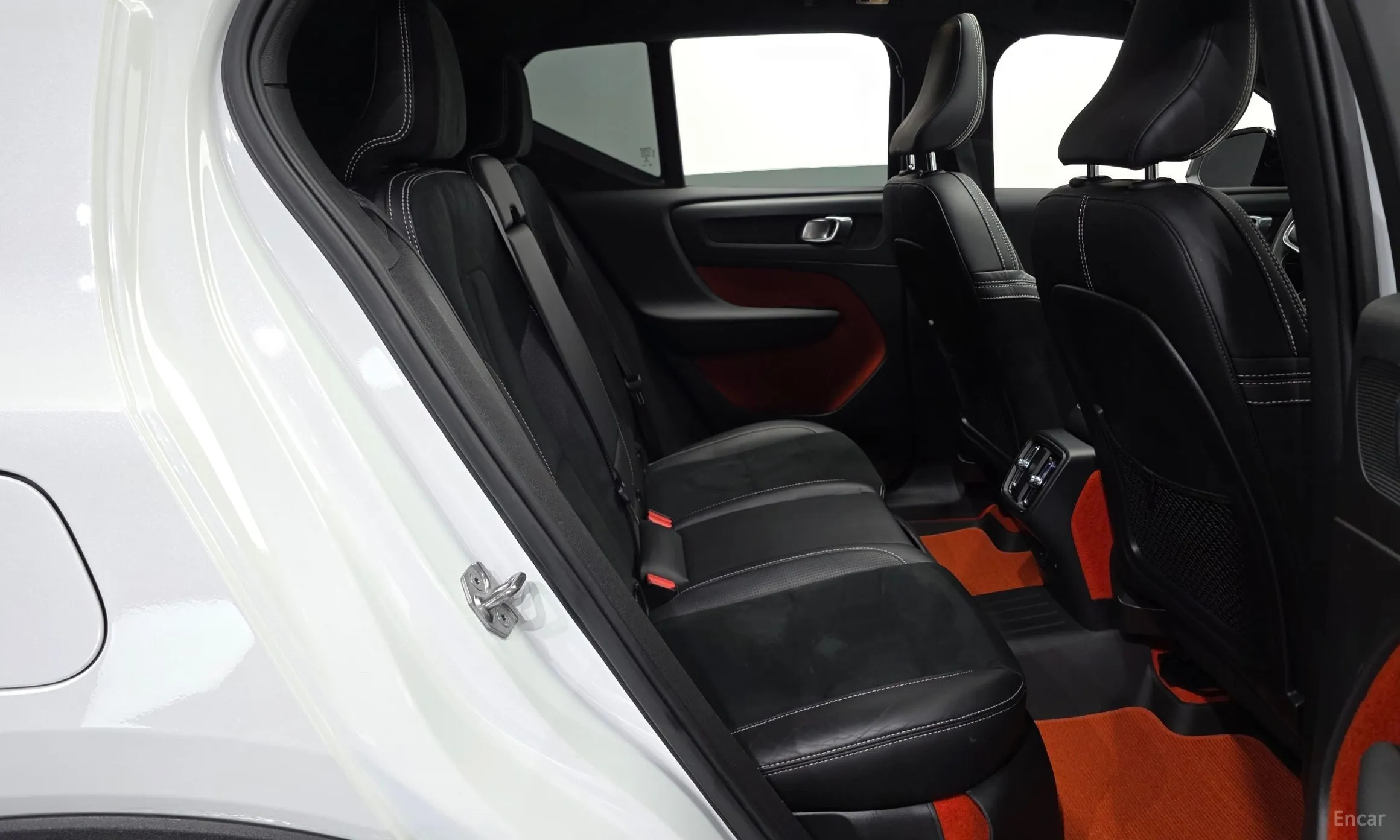 Volvo XC40 превью 12