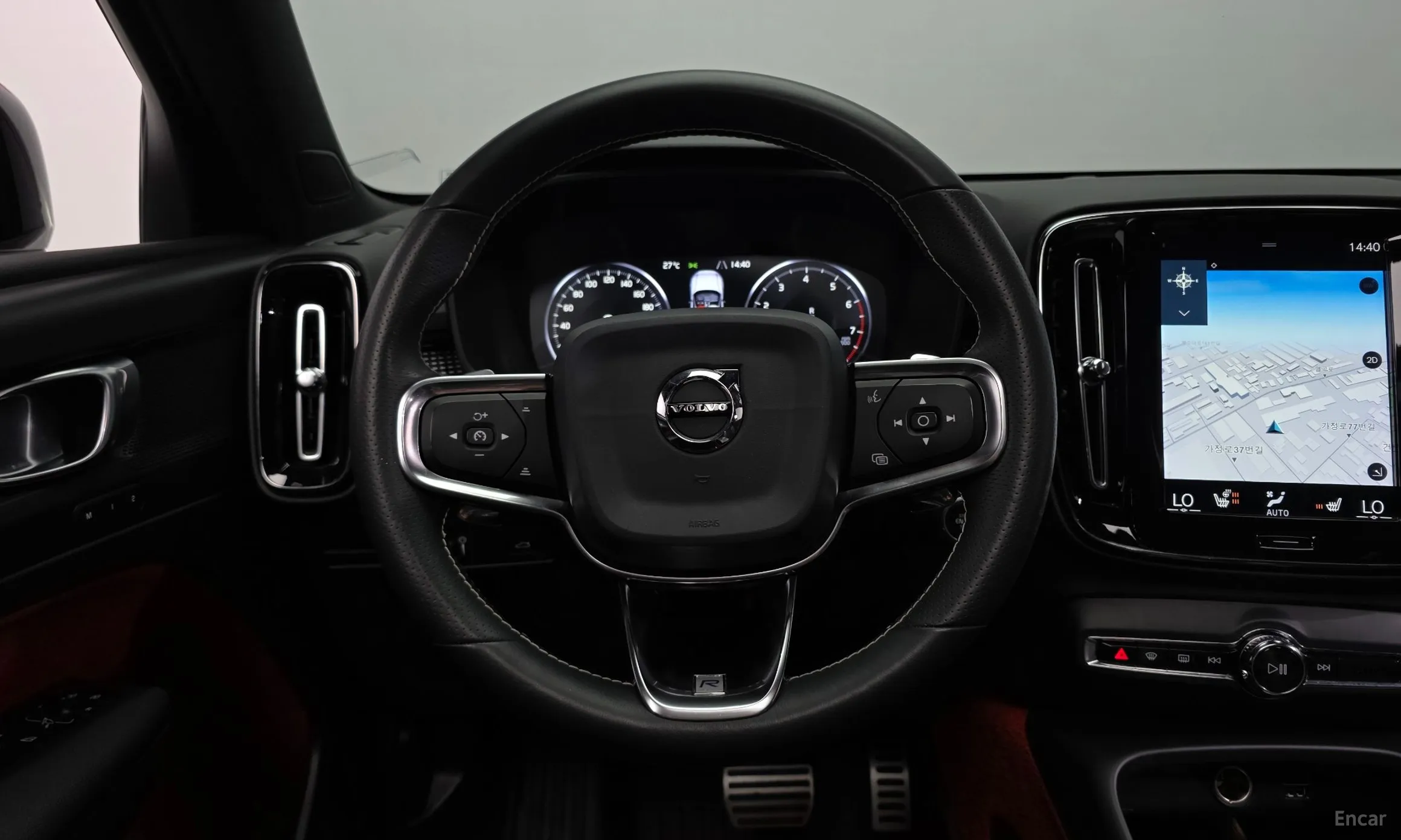 Volvo XC40 превью 13