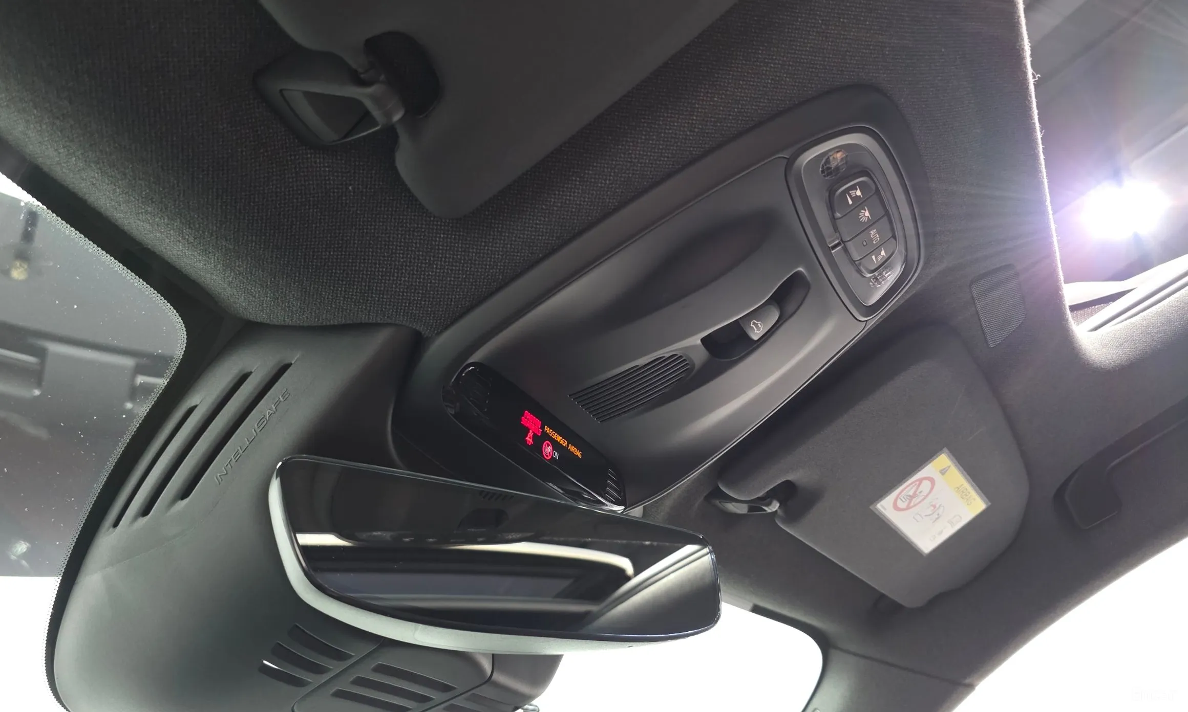 Volvo XC40 превью 18