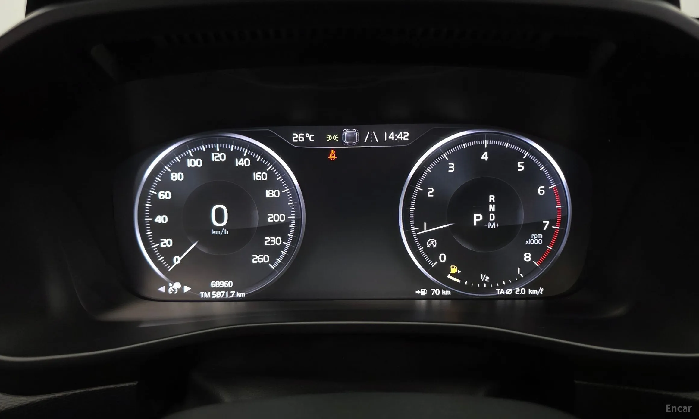 Volvo XC40 превью 8