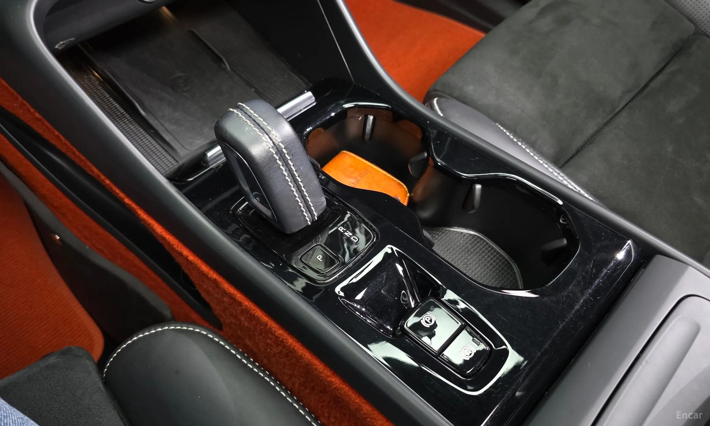 Volvo XC40 превью 9