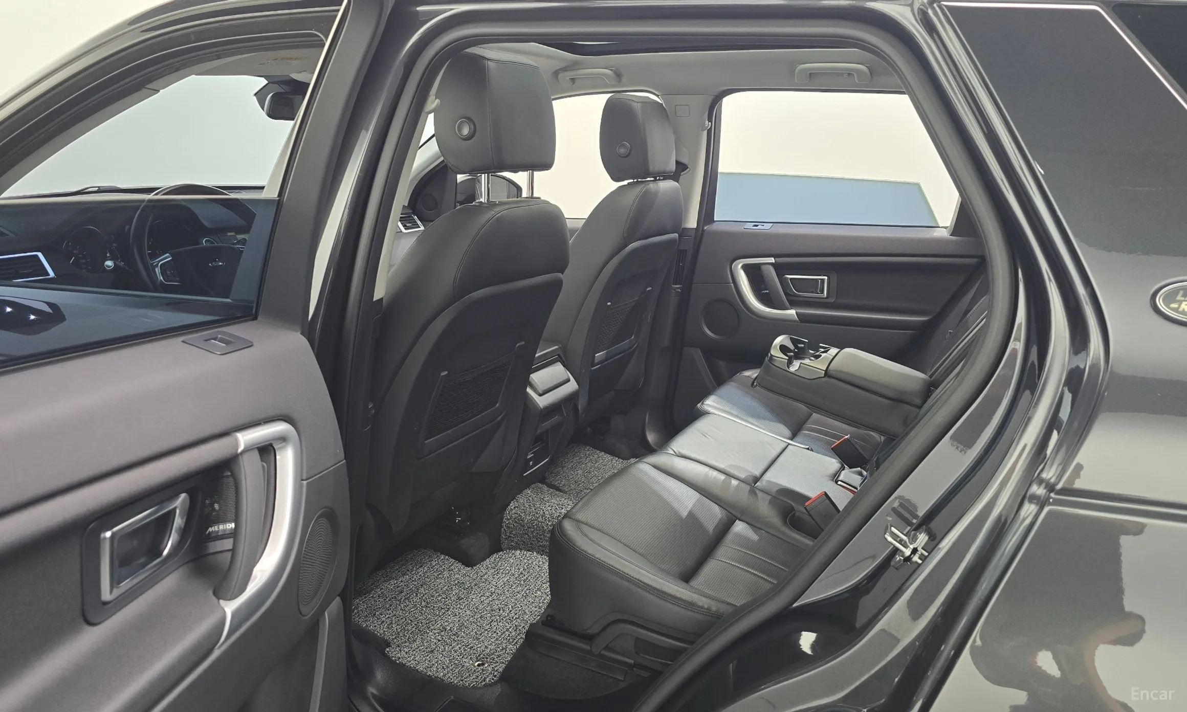 Land Rover Discovery Sports превью 12