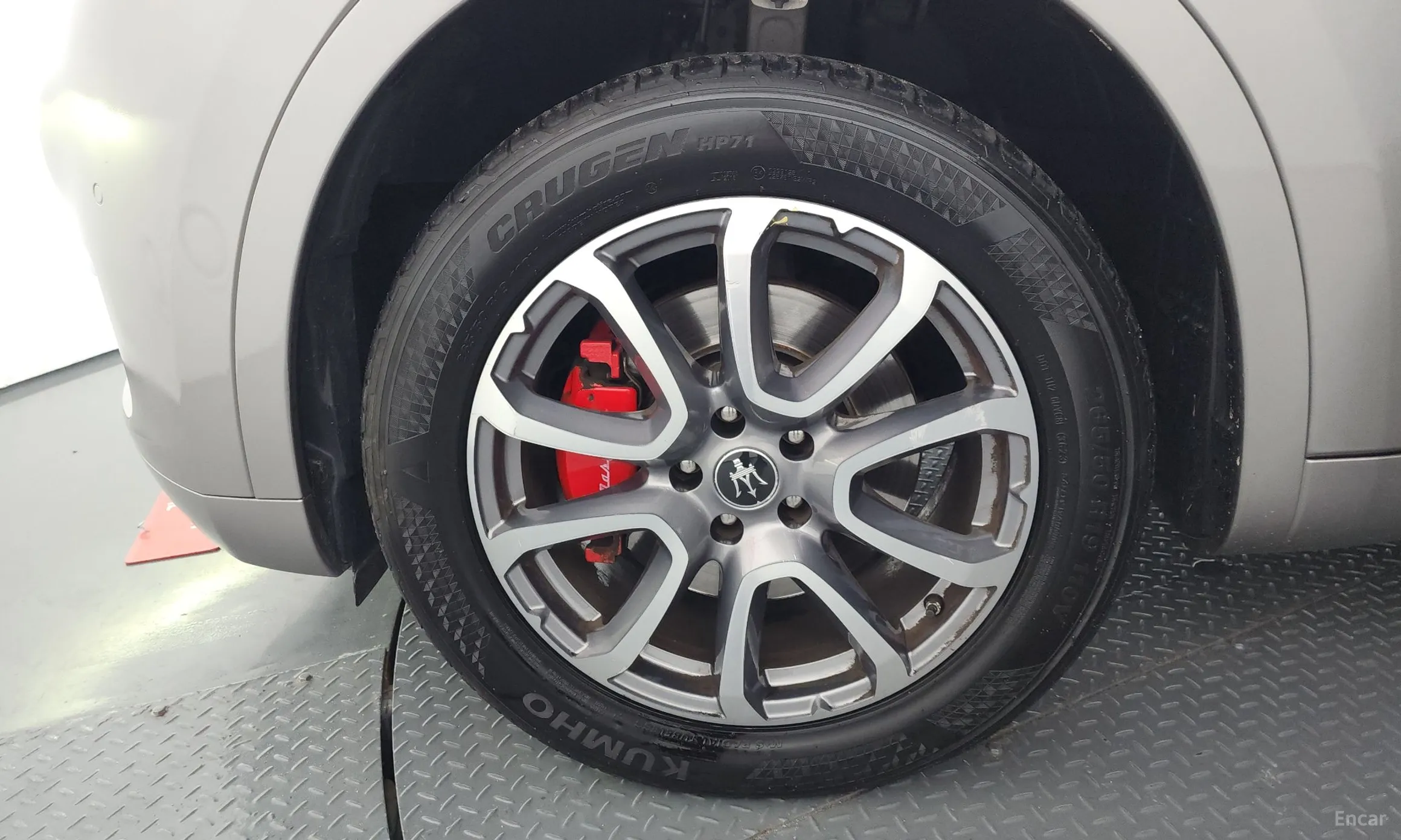 Maserati Levante превью 5
