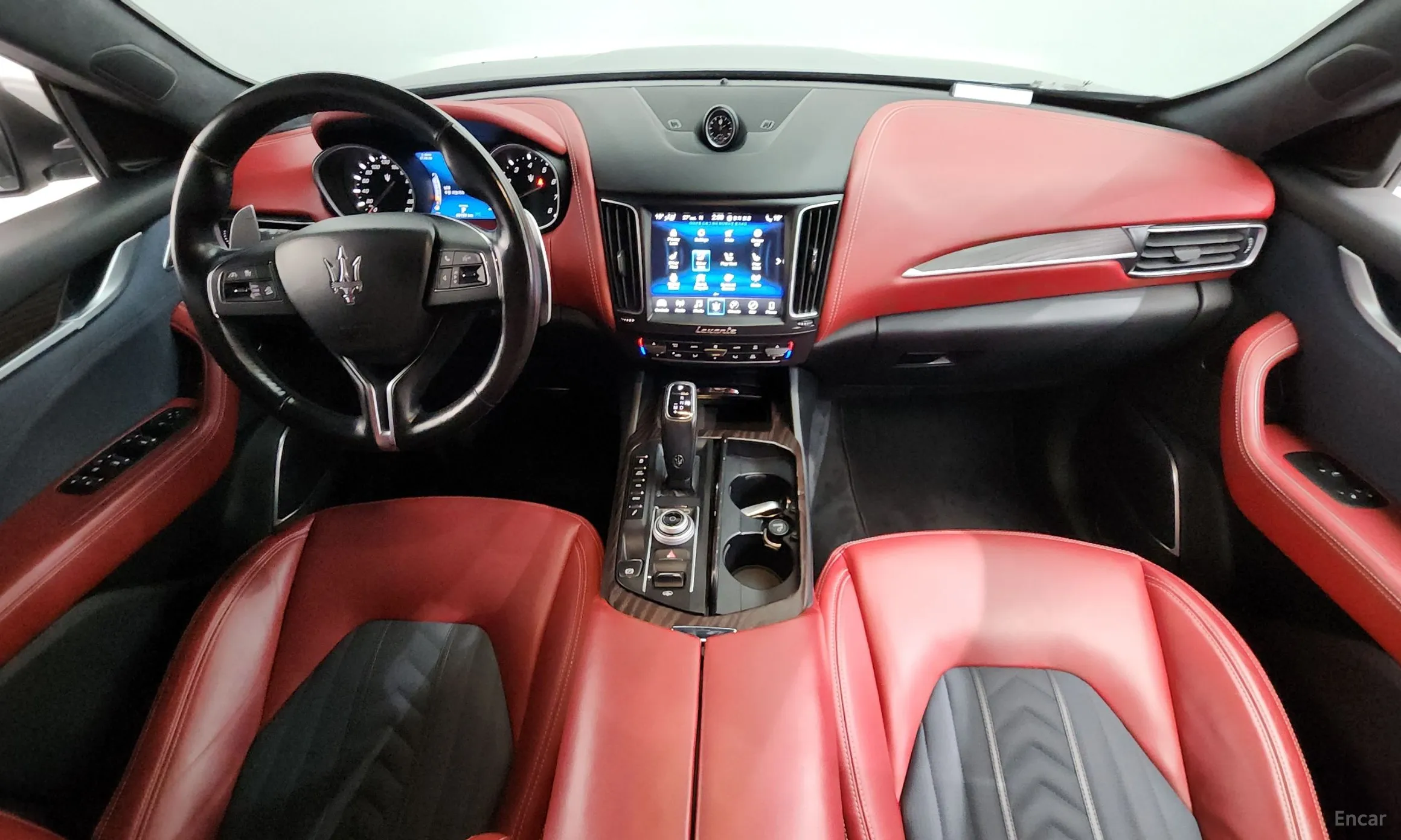 Maserati Levante превью 7
