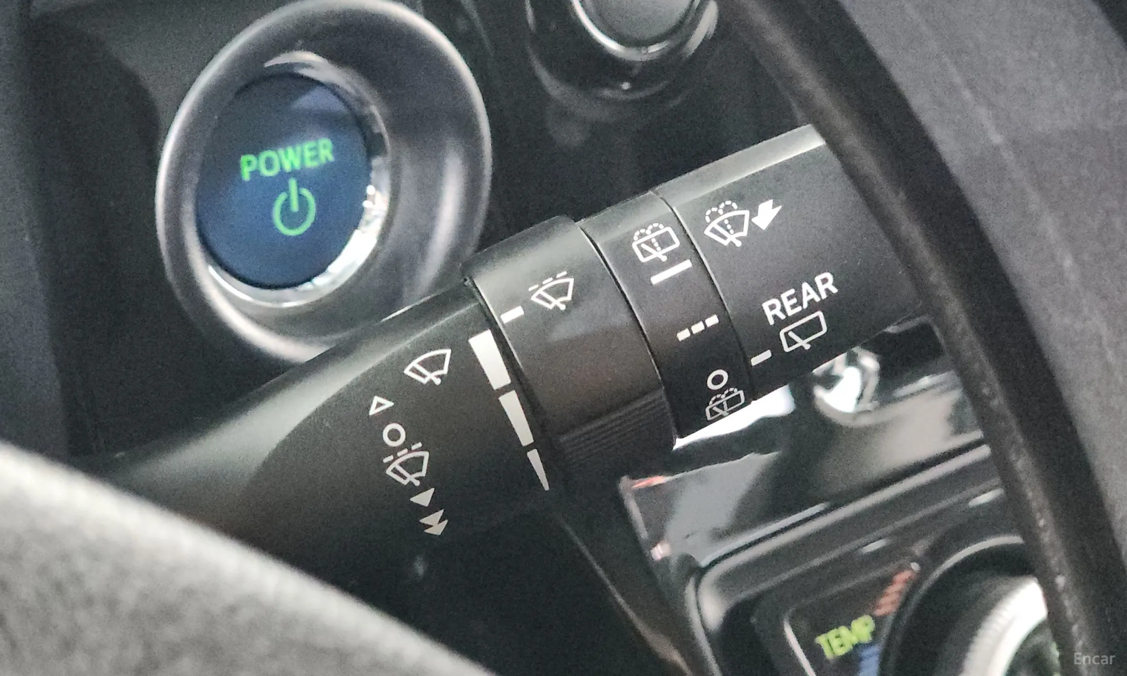 Toyota Prius C превью 20