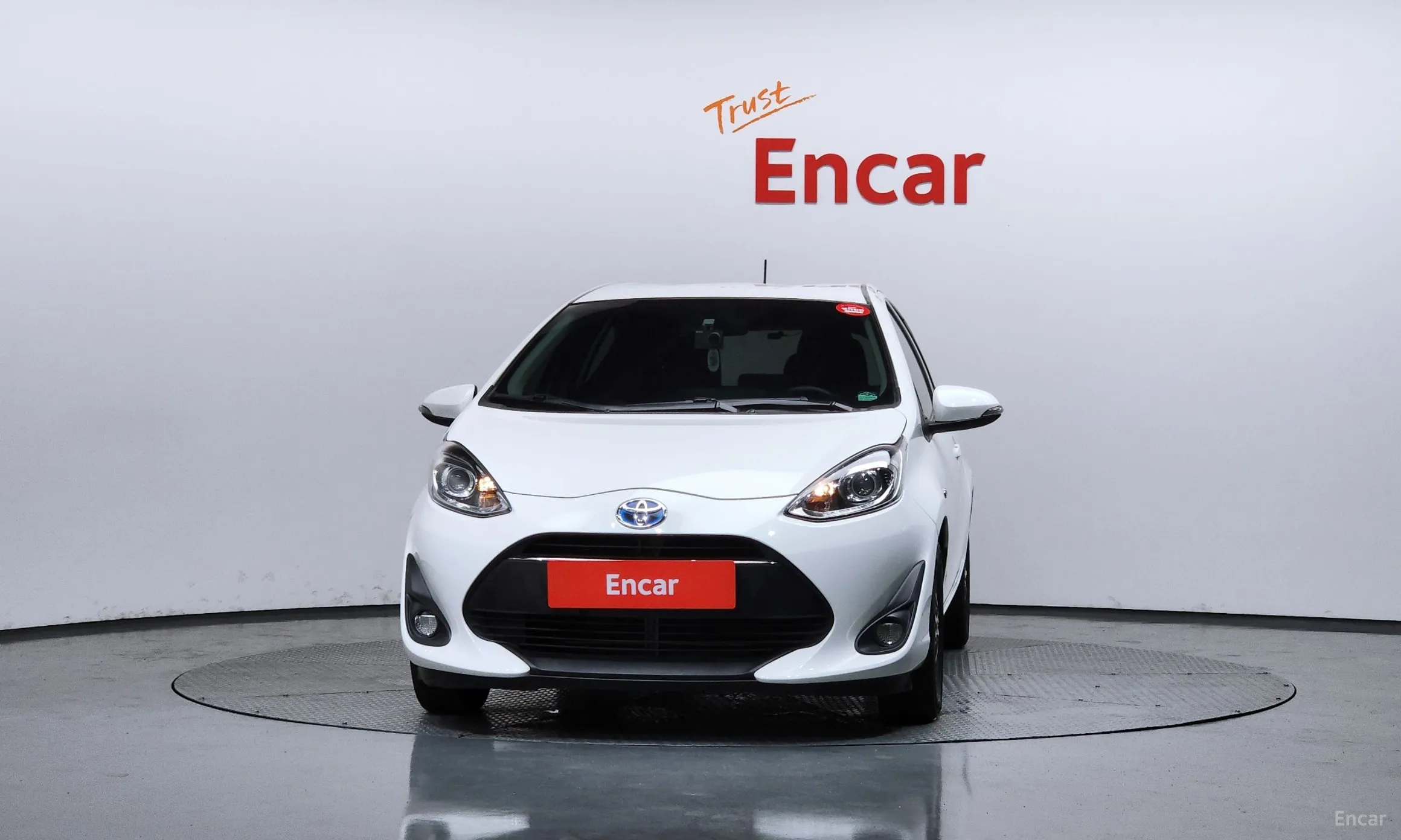 Toyota Prius C превью 3