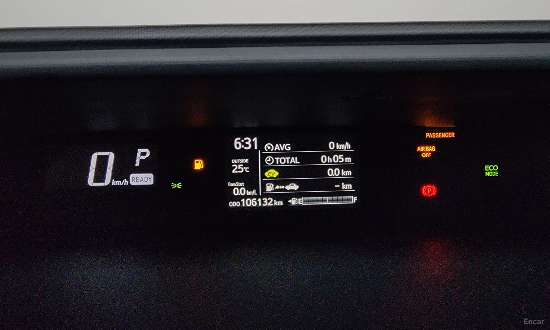 Toyota Prius C превью 8