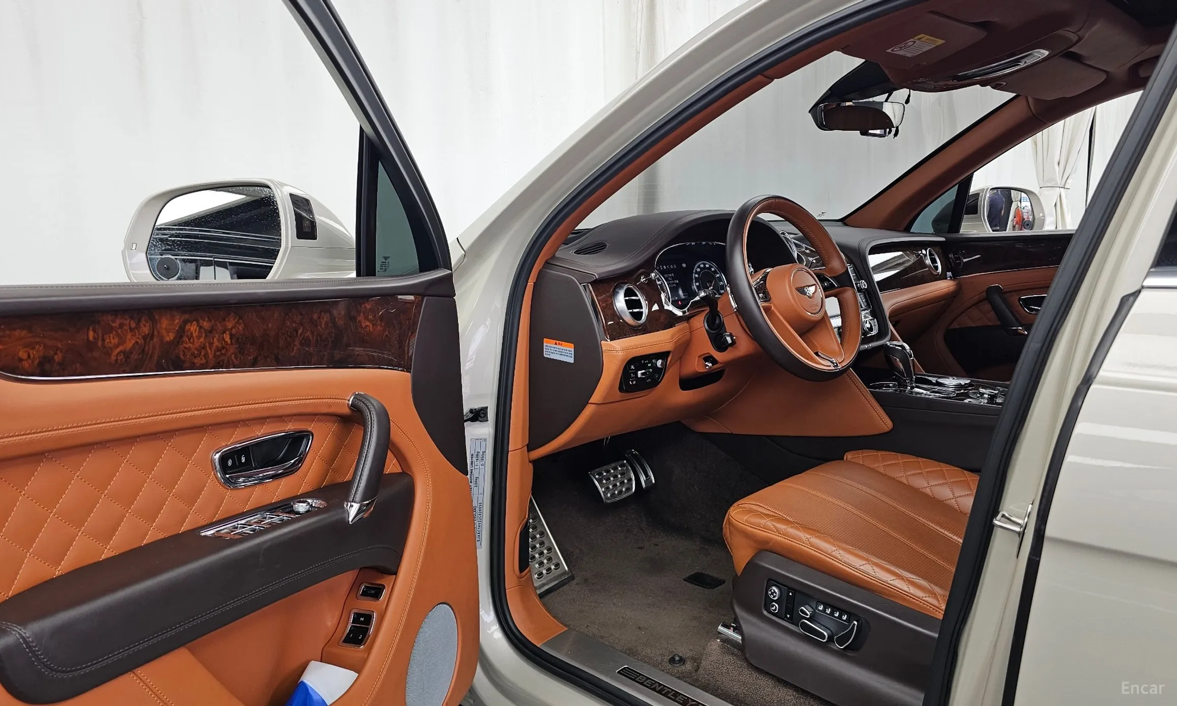 Bentley Bentayga превью 10