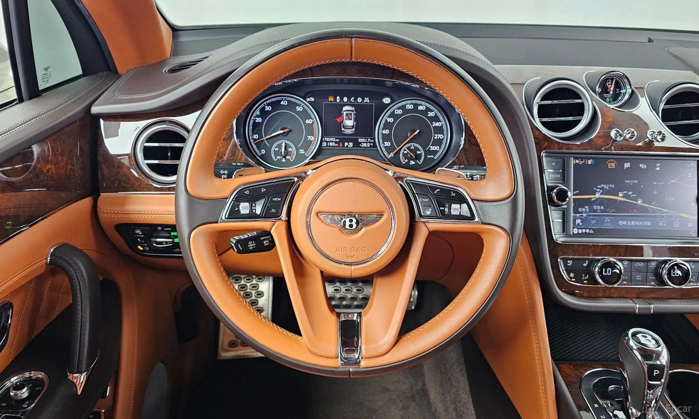 Bentley Bentayga превью 13