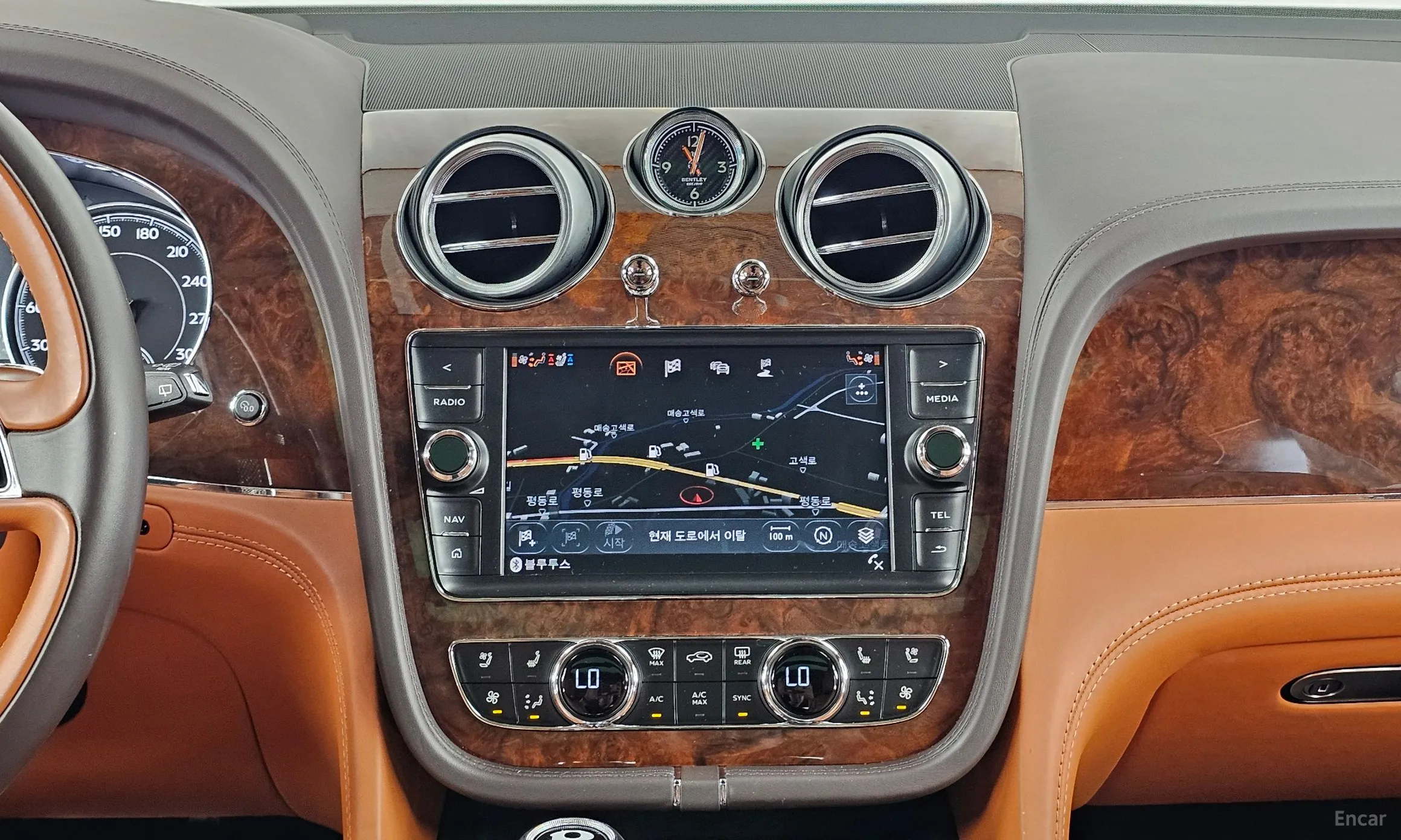Bentley Bentayga превью 14