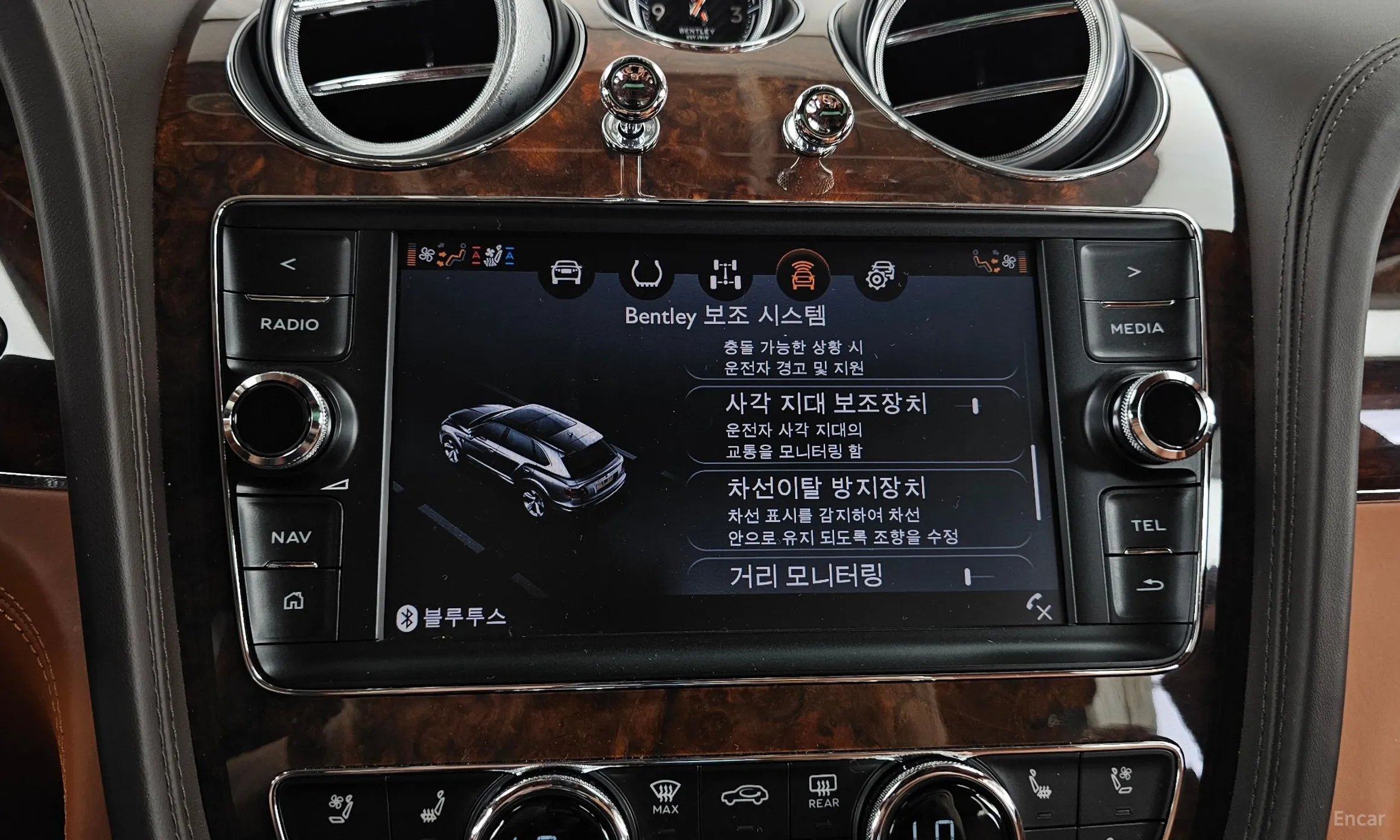 Bentley Bentayga превью 16
