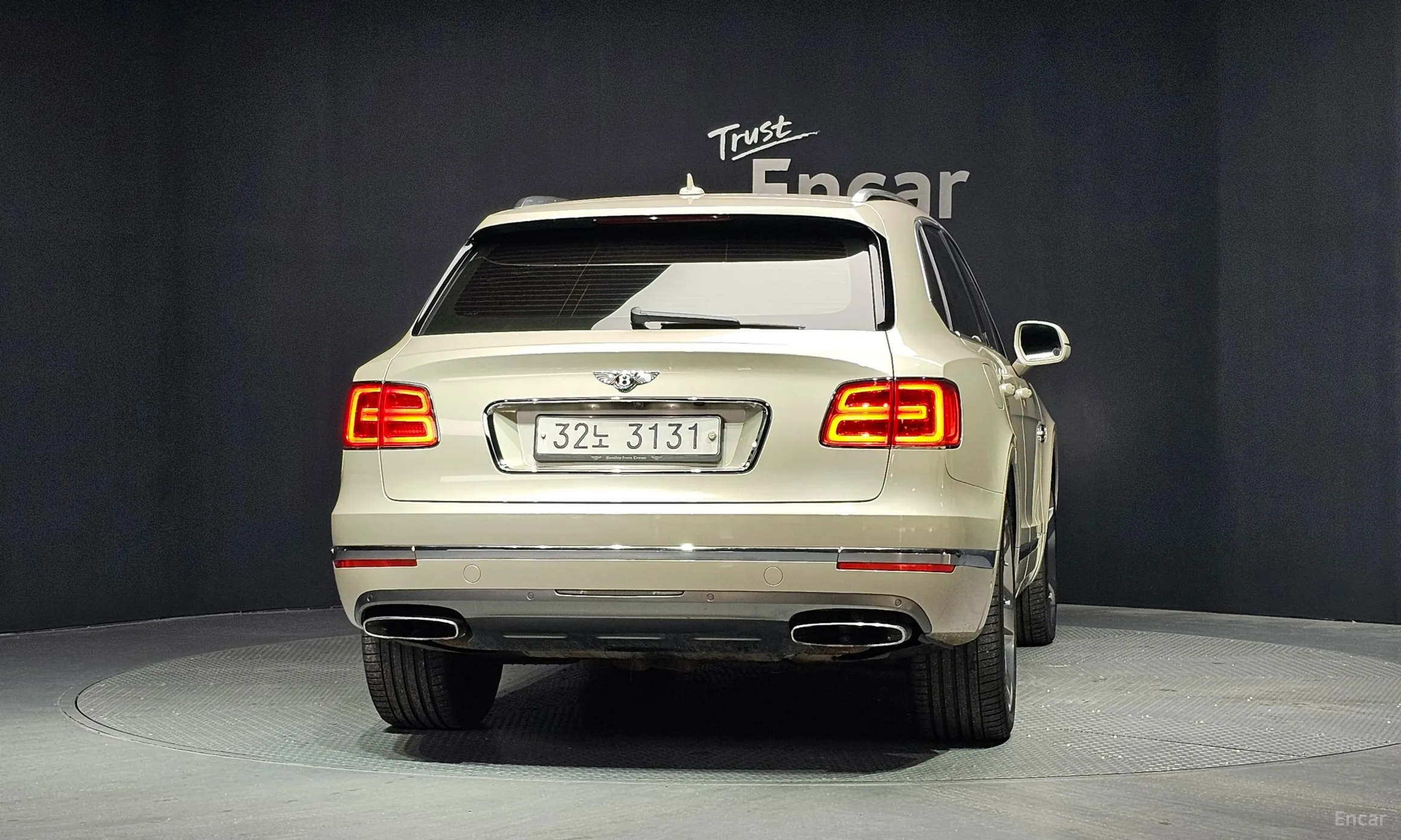 Bentley Bentayga превью 4