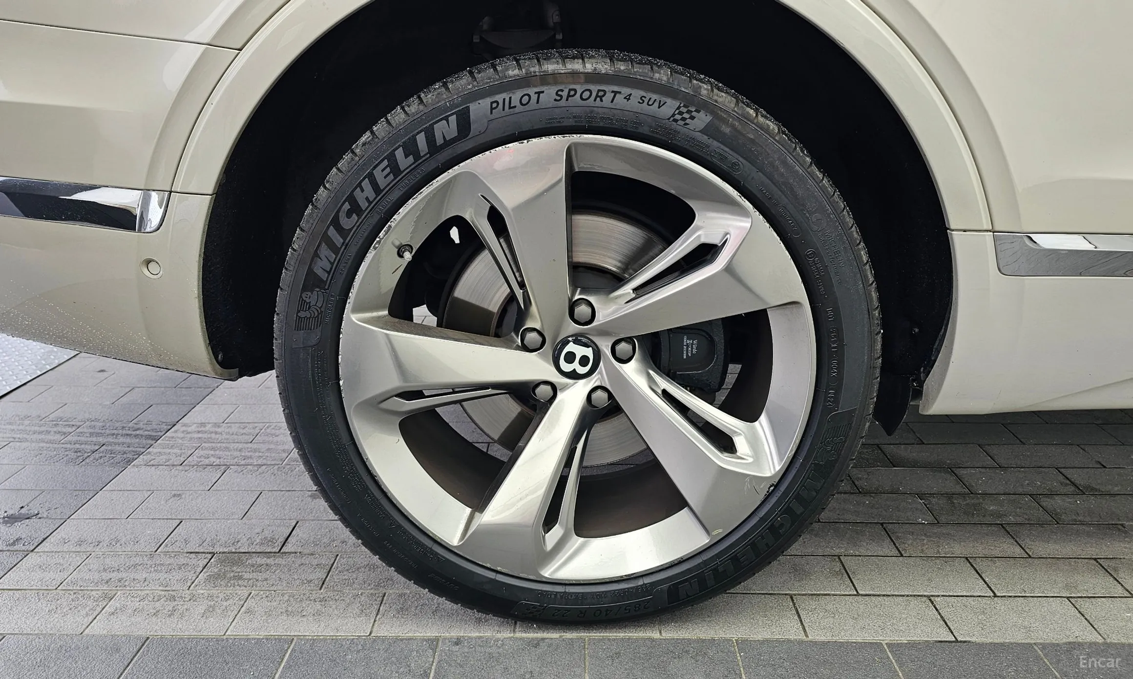 Bentley Bentayga превью 5