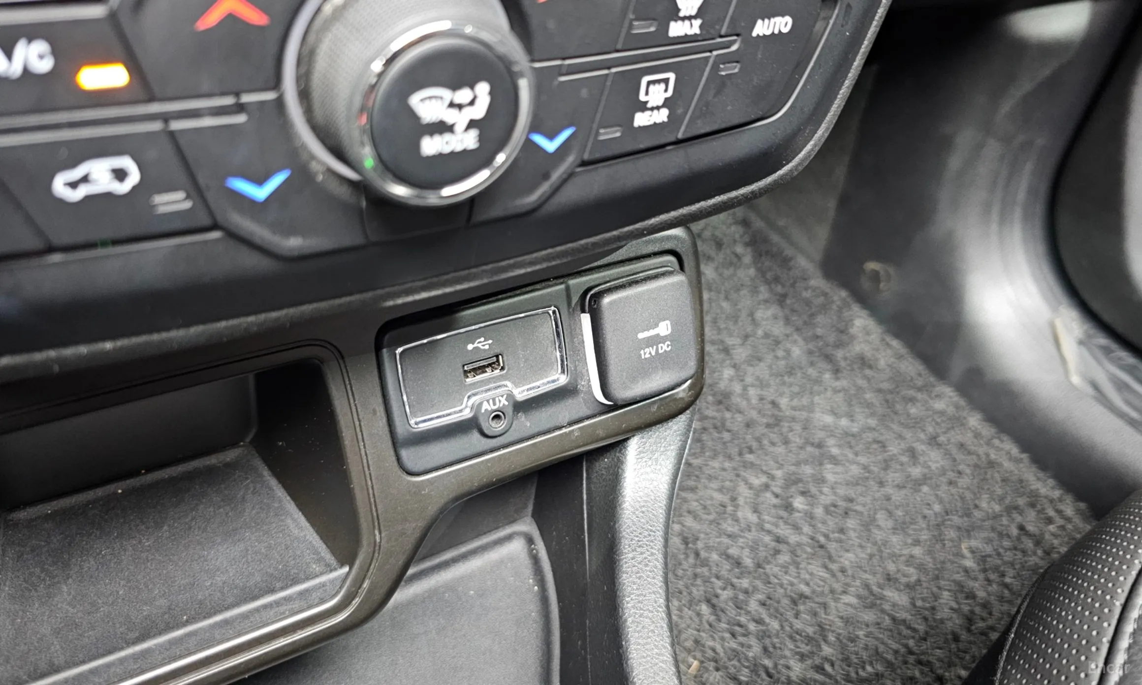 Jeep Renegade превью 12