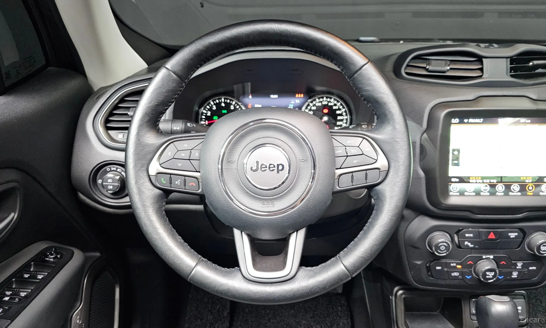 Jeep Renegade превью 14