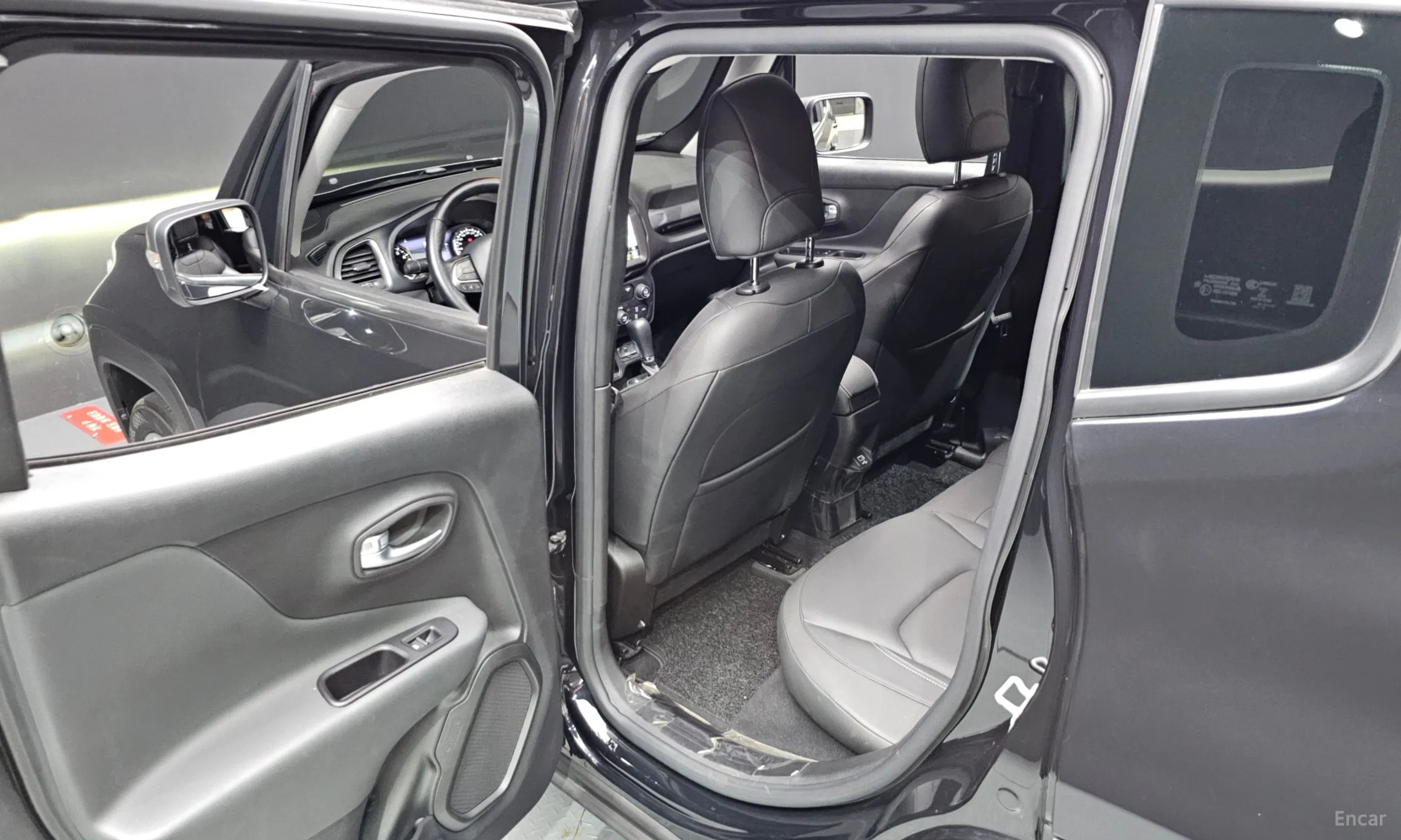 Jeep Renegade превью 17
