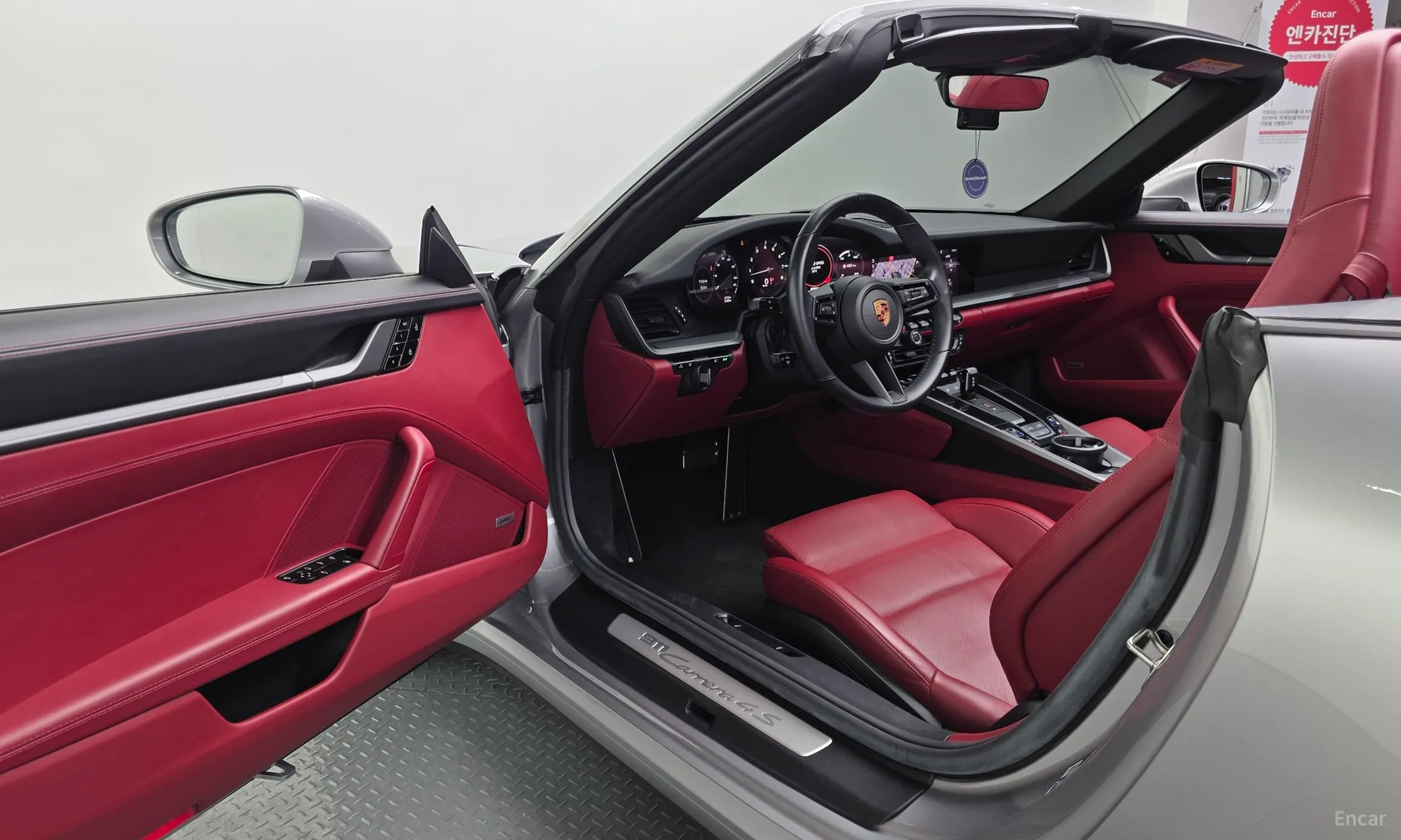 Porsche 911 (992) превью 10