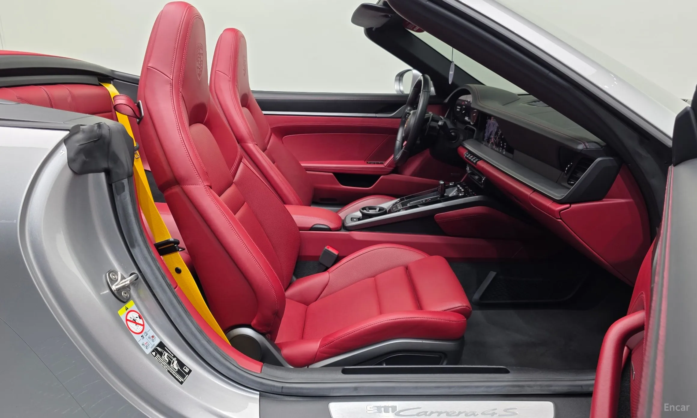 Porsche 911 (992) превью 11