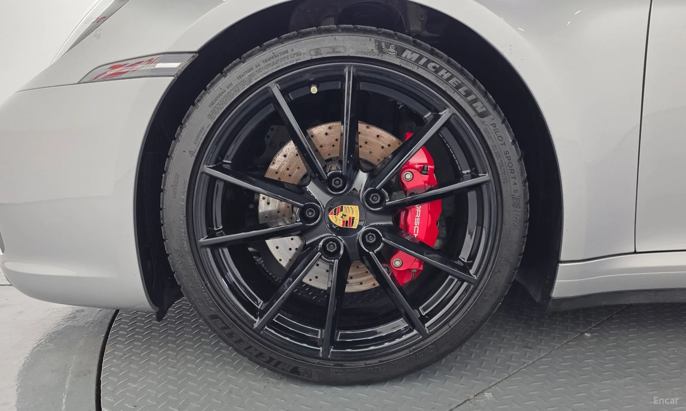 Porsche 911 (992) превью 5