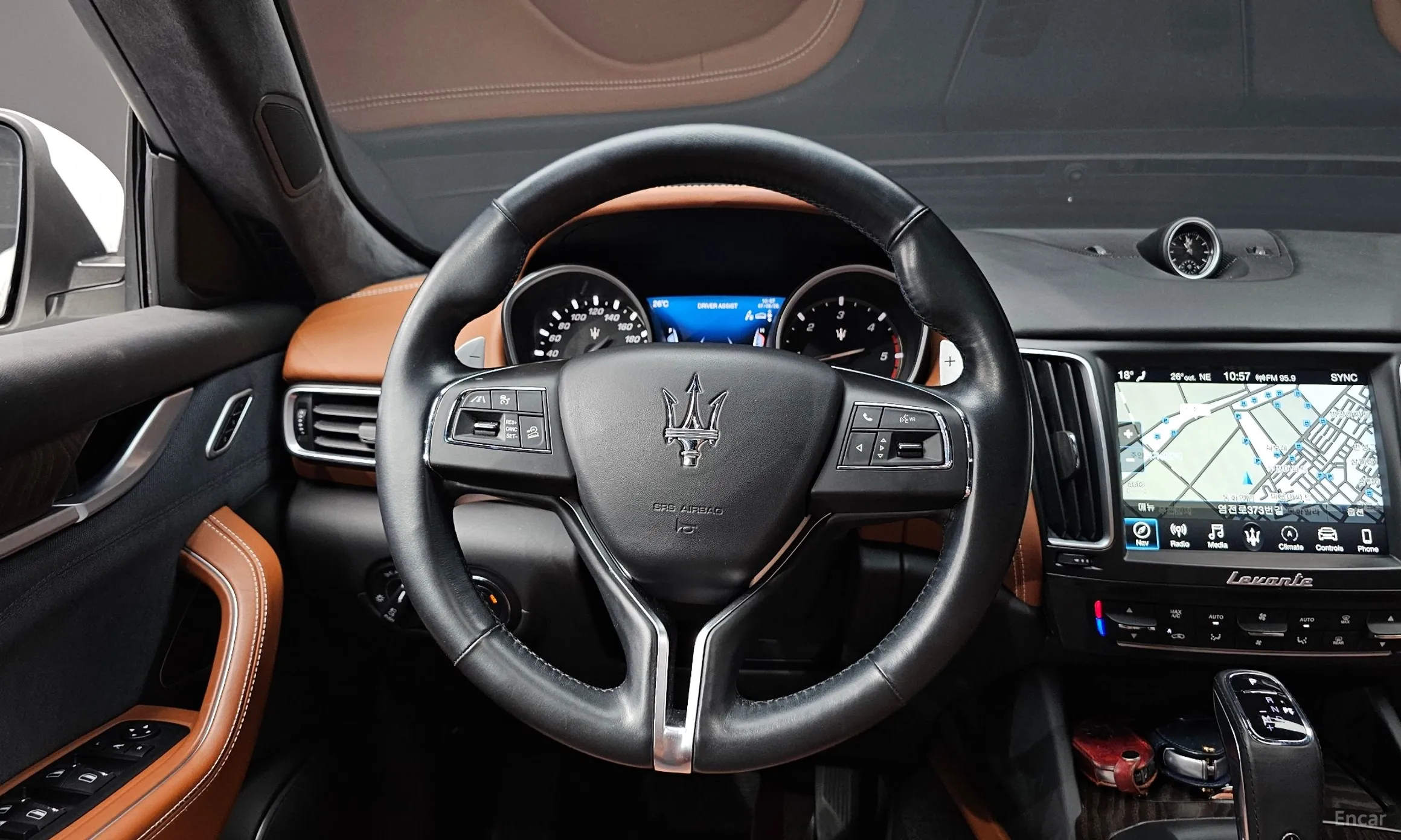 Maserati Levante превью 13