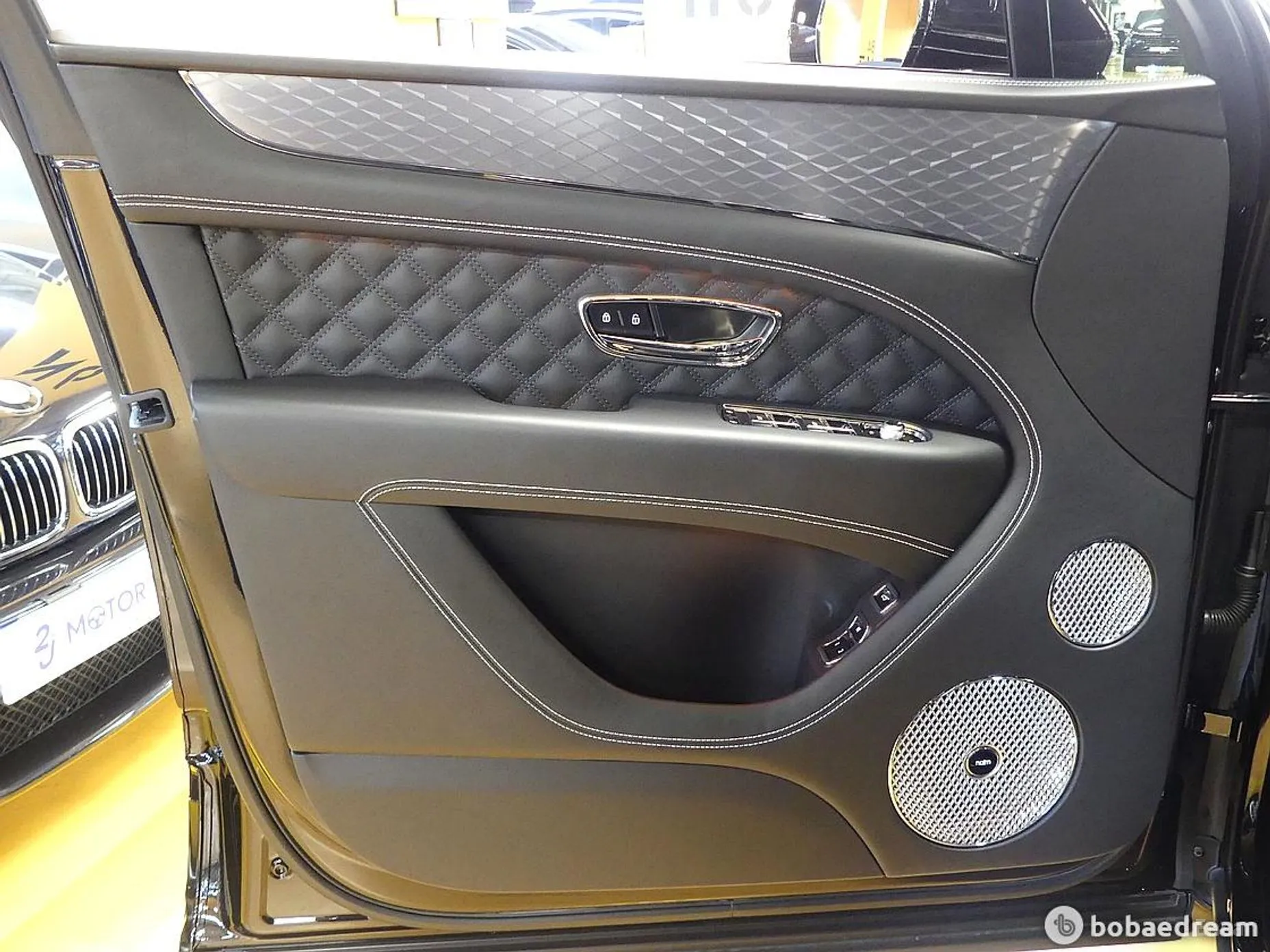 Bentley Bentayga превью 12
