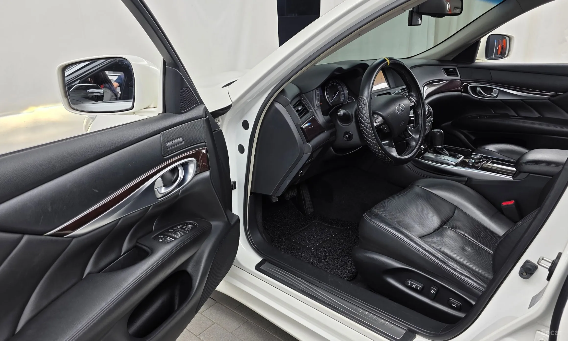 Infiniti M37 превью 10