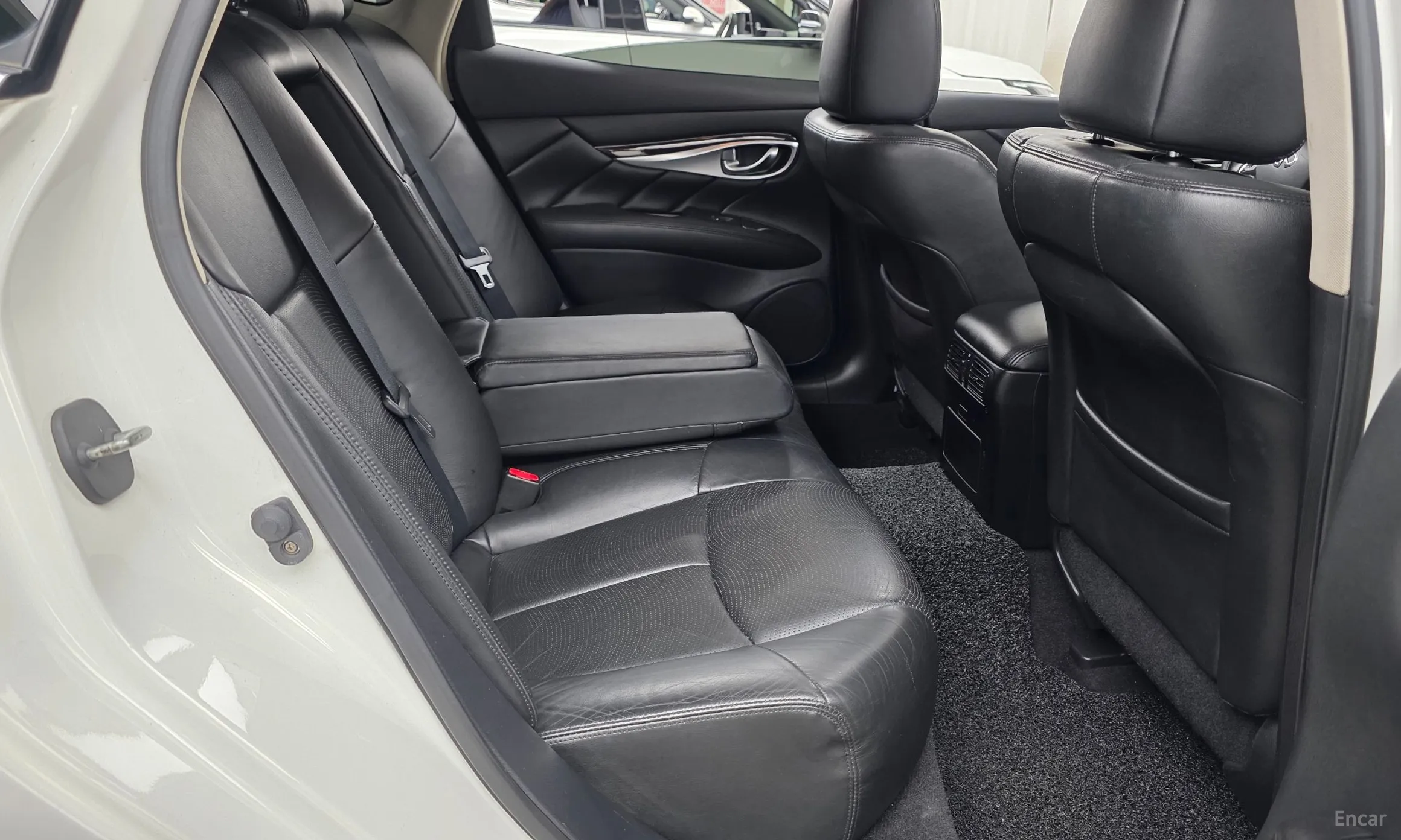 Infiniti M37 превью 11