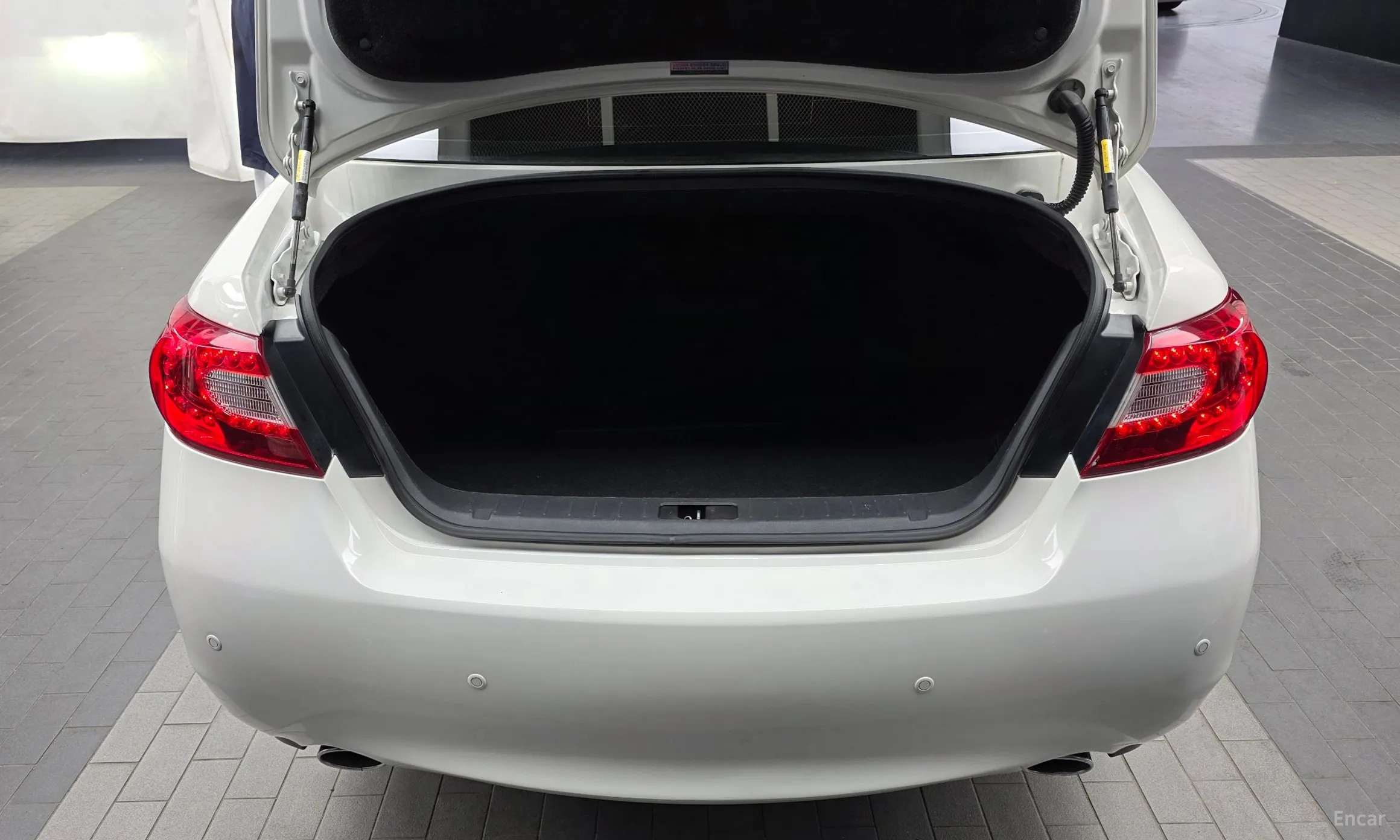 Infiniti M37 превью 20