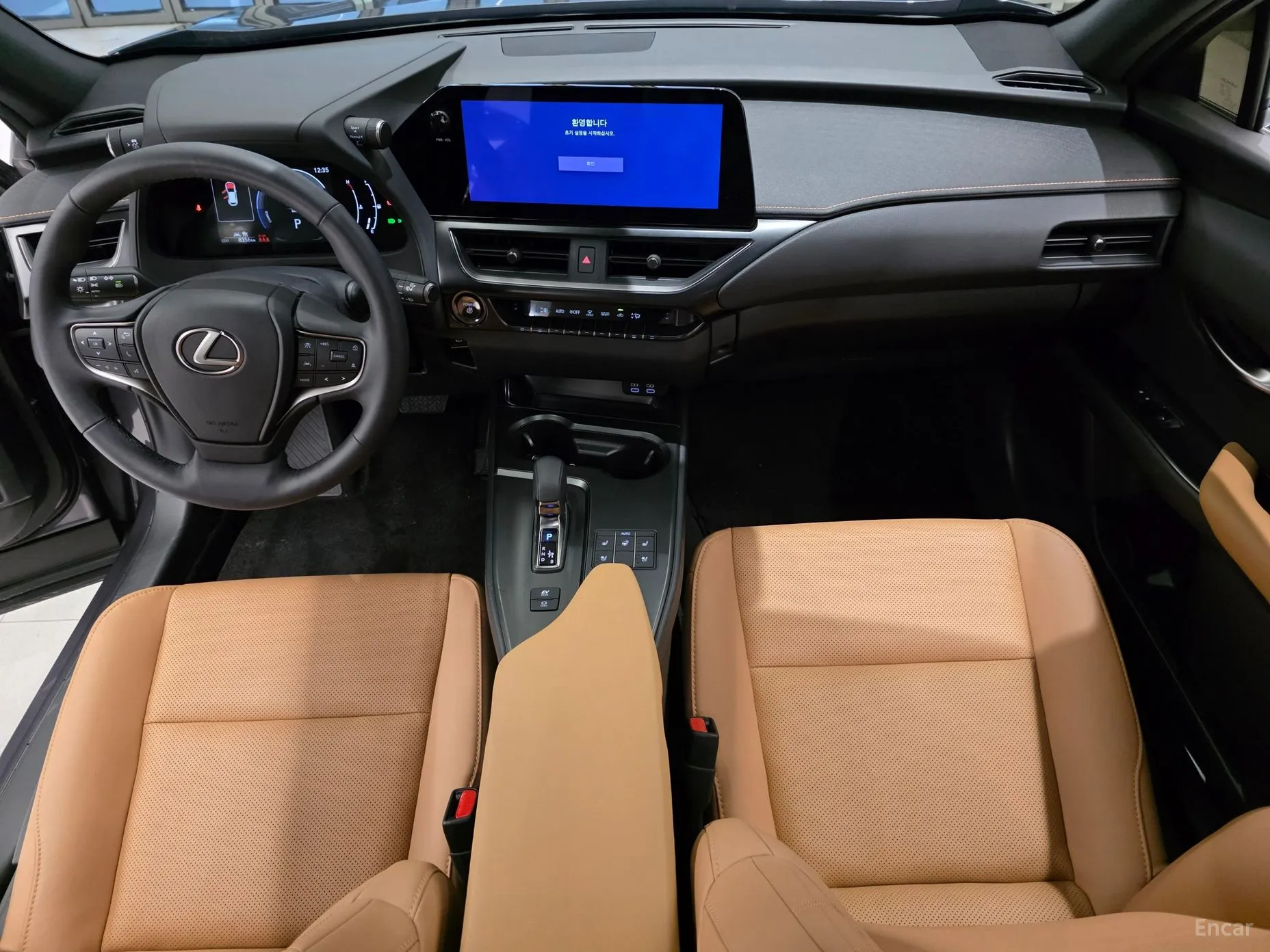 Lexus UX300h превью 7