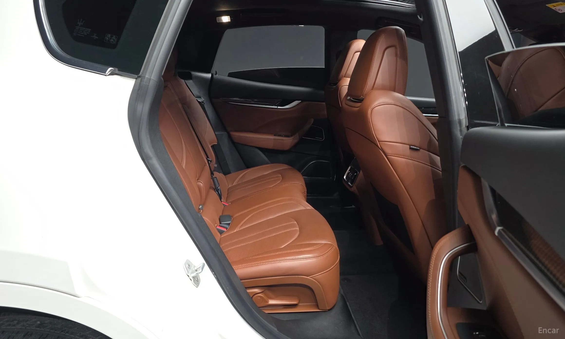 Maserati Levante превью 12