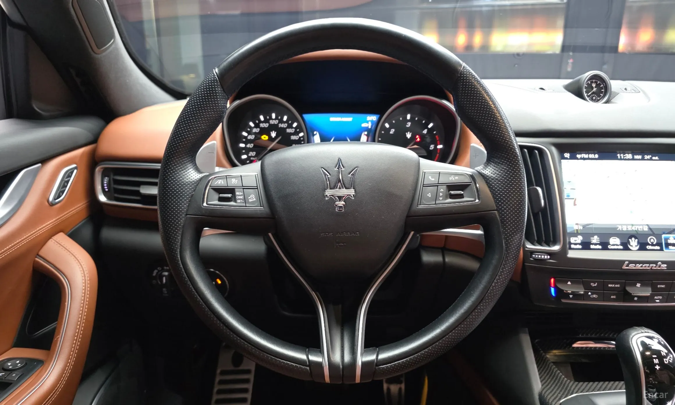 Maserati Levante превью 13