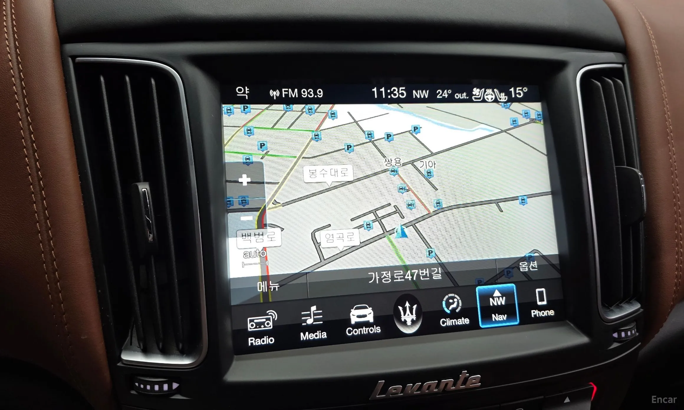 Maserati Levante превью 14
