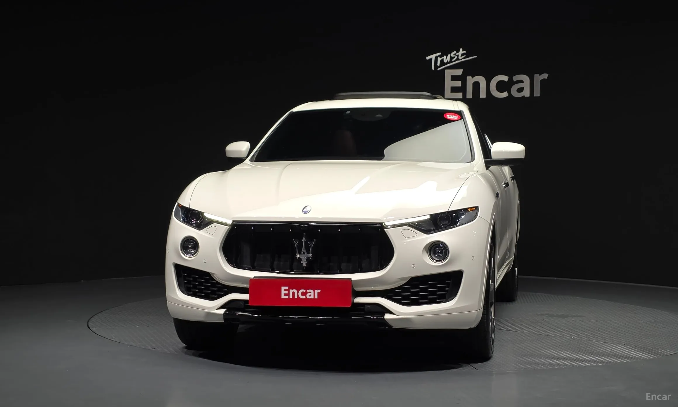 Maserati Levante превью 3