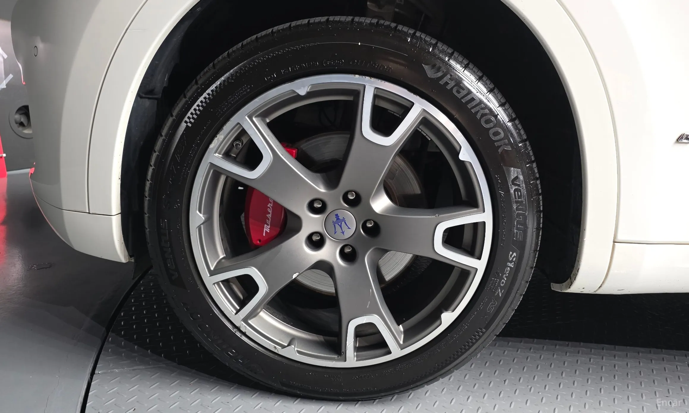 Maserati Levante превью 5