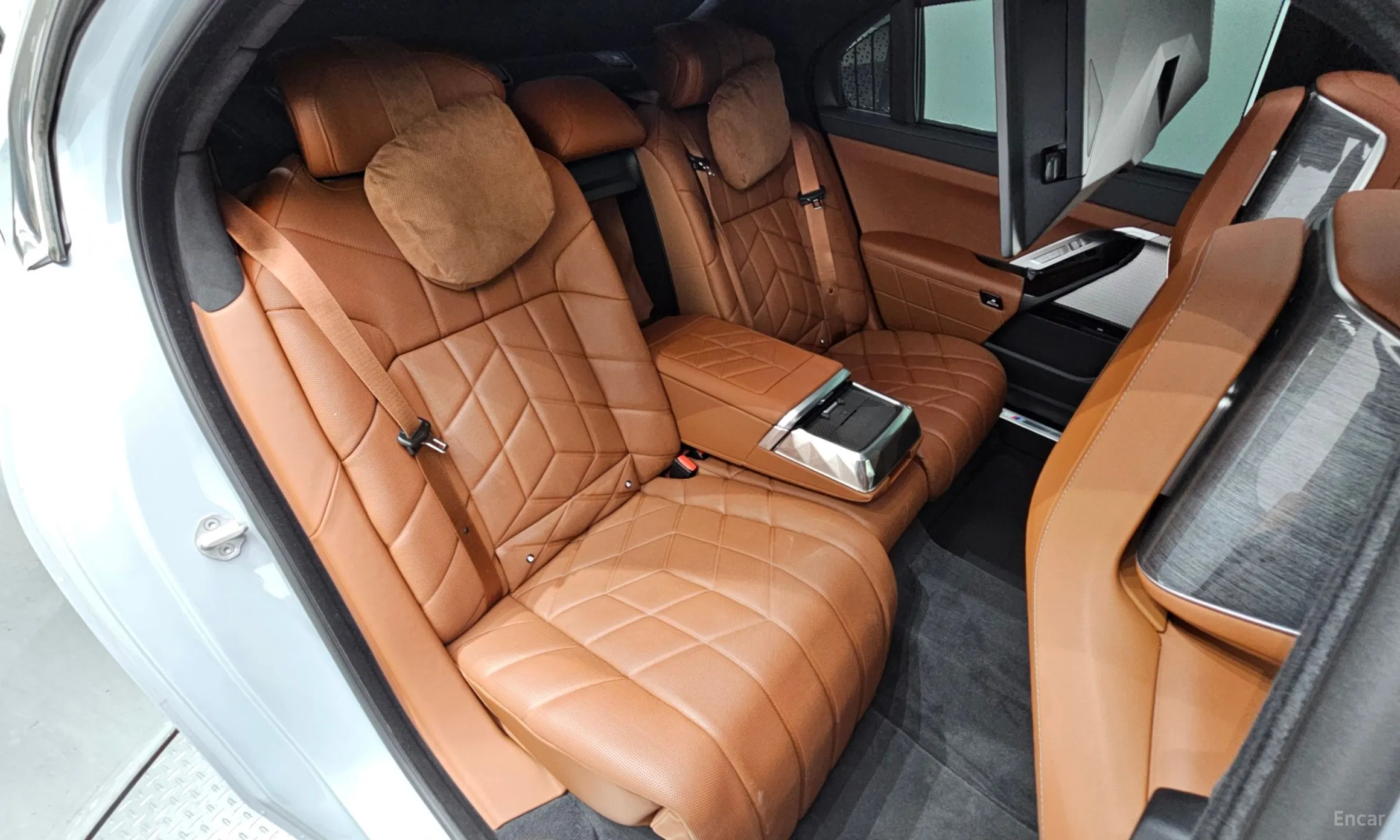 BMW 7 Series (G70) превью 11