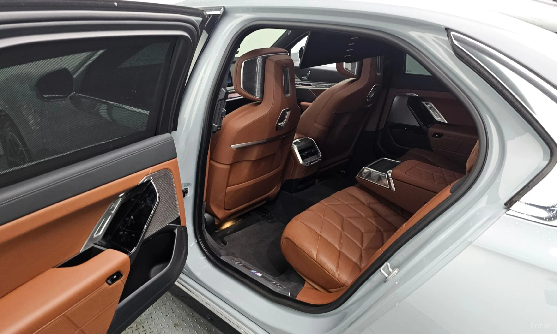BMW 7 Series (G70) превью 19