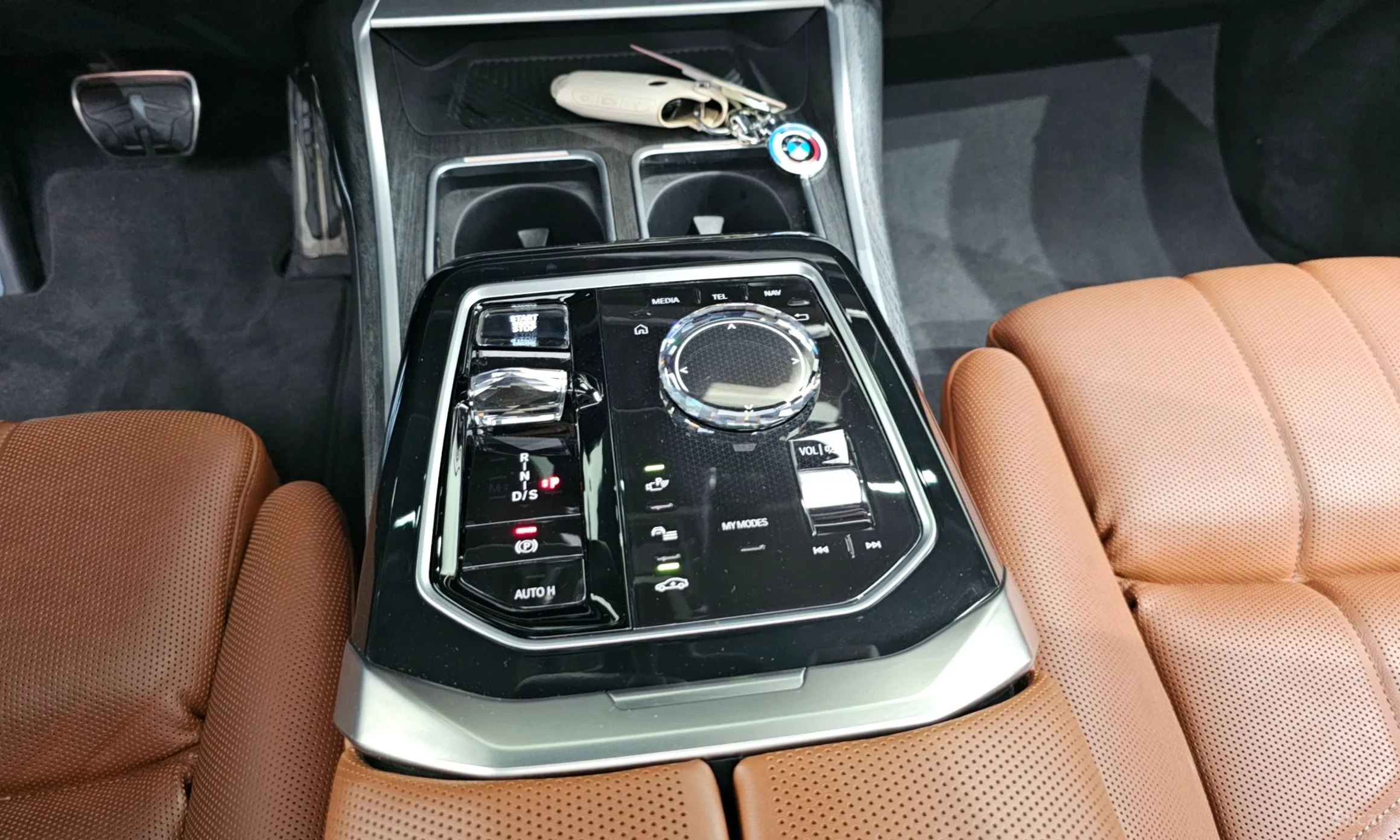 BMW 7 Series (G70) превью 9