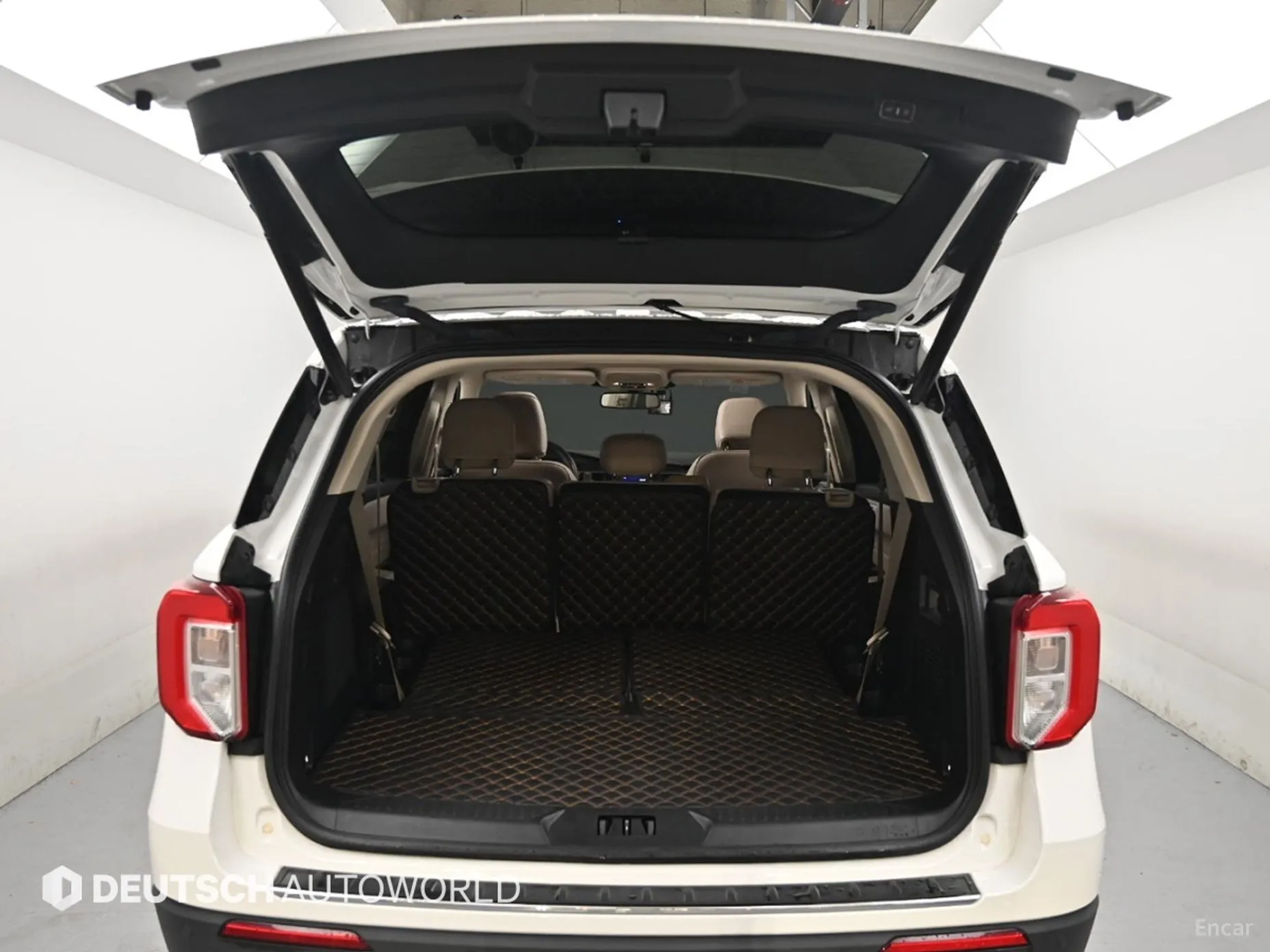 Ford Explorer 6th Generation превью 19
