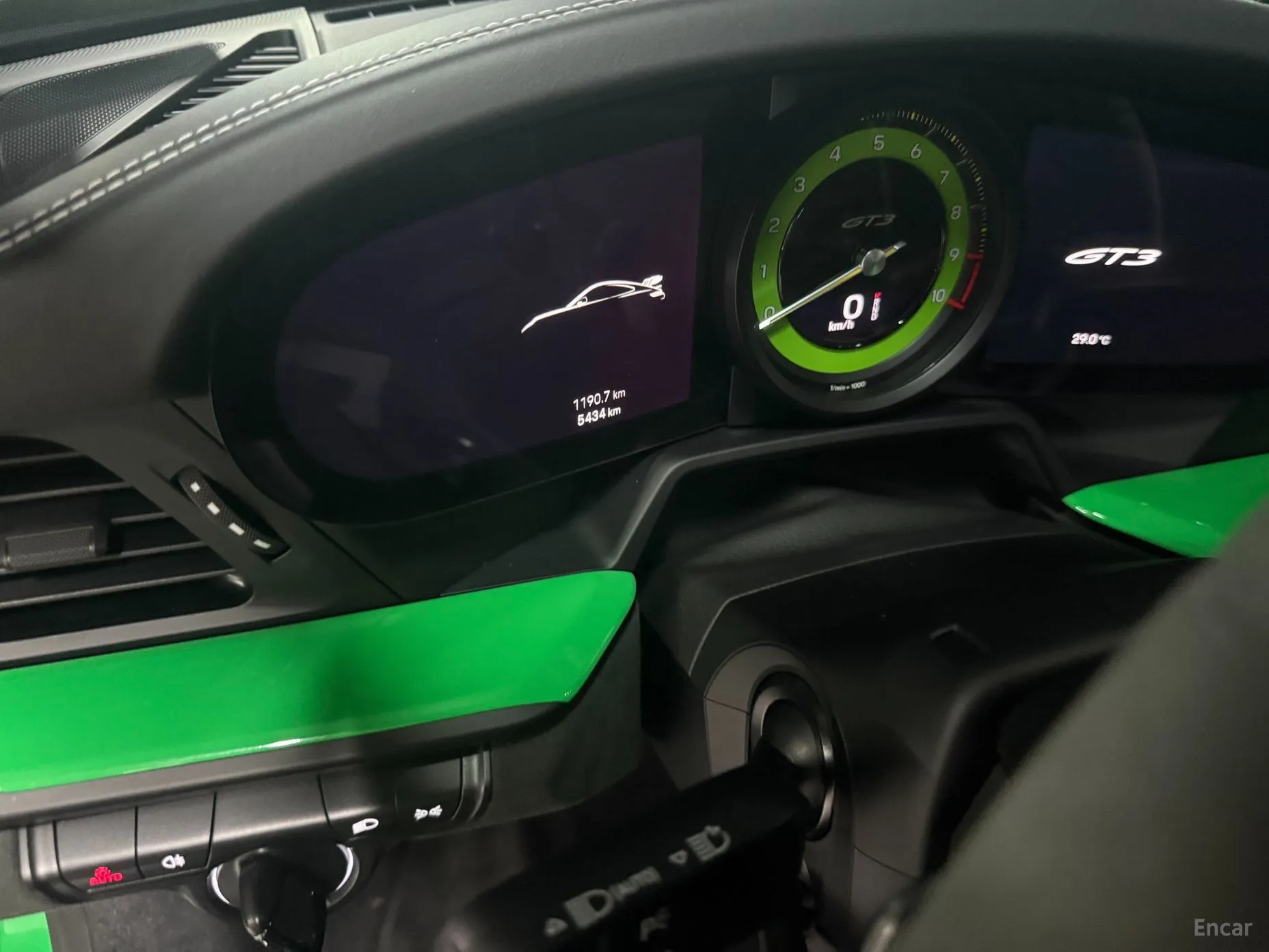 Porsche 911 (992) превью 5